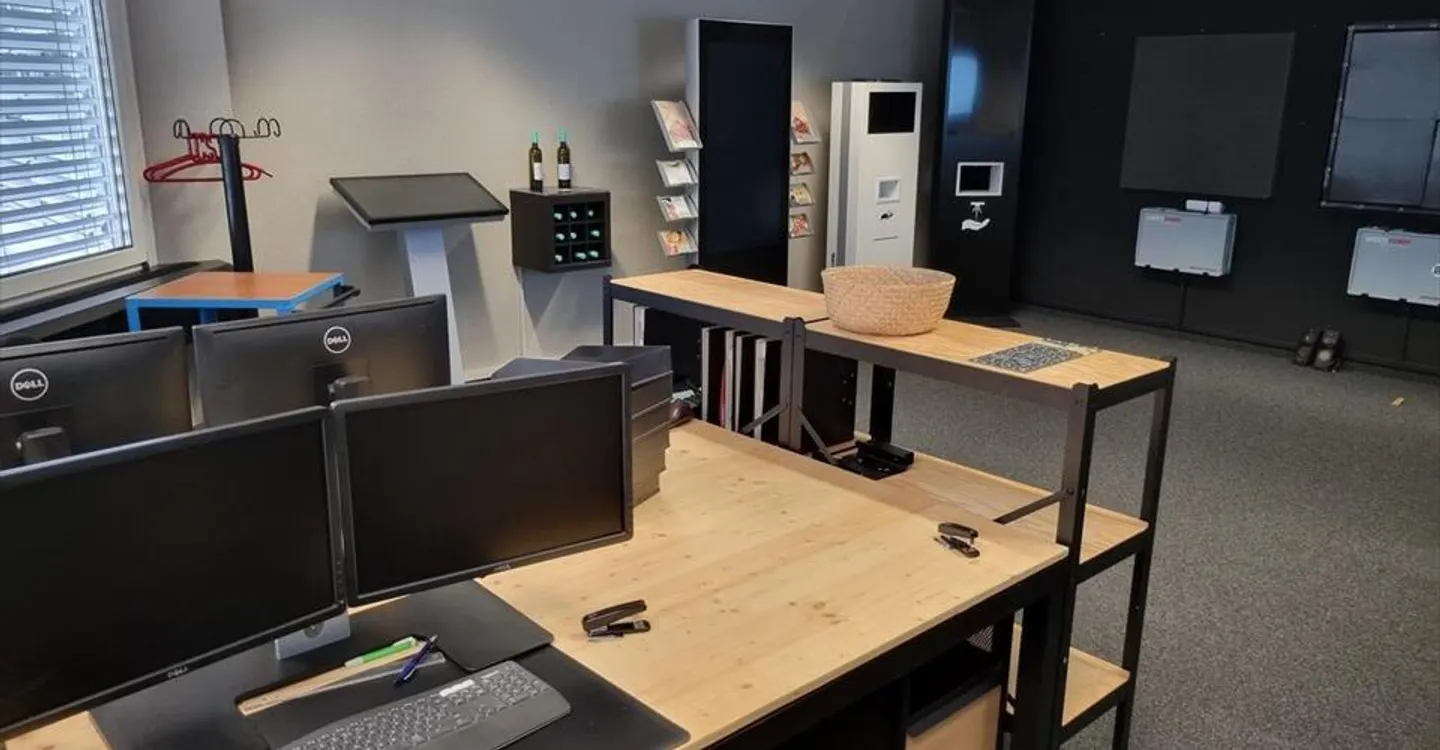 Niederwangen b.Bern, in affitto, 250 m2 di uffici e 230 m2 di magazzini - Foto 3 di 8