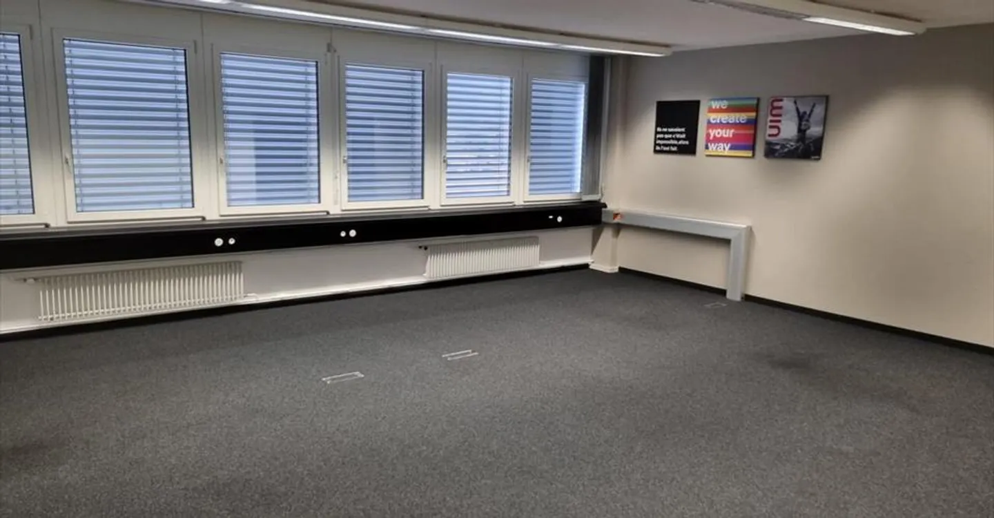 Niederwangen b.Bern, in affitto, 250 m2 di uffici e 230 m2 di magazzini - Foto 5 di 8