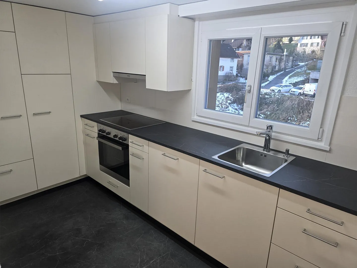 Modern 2.5 room apartment for rent - Photo 1 of 8