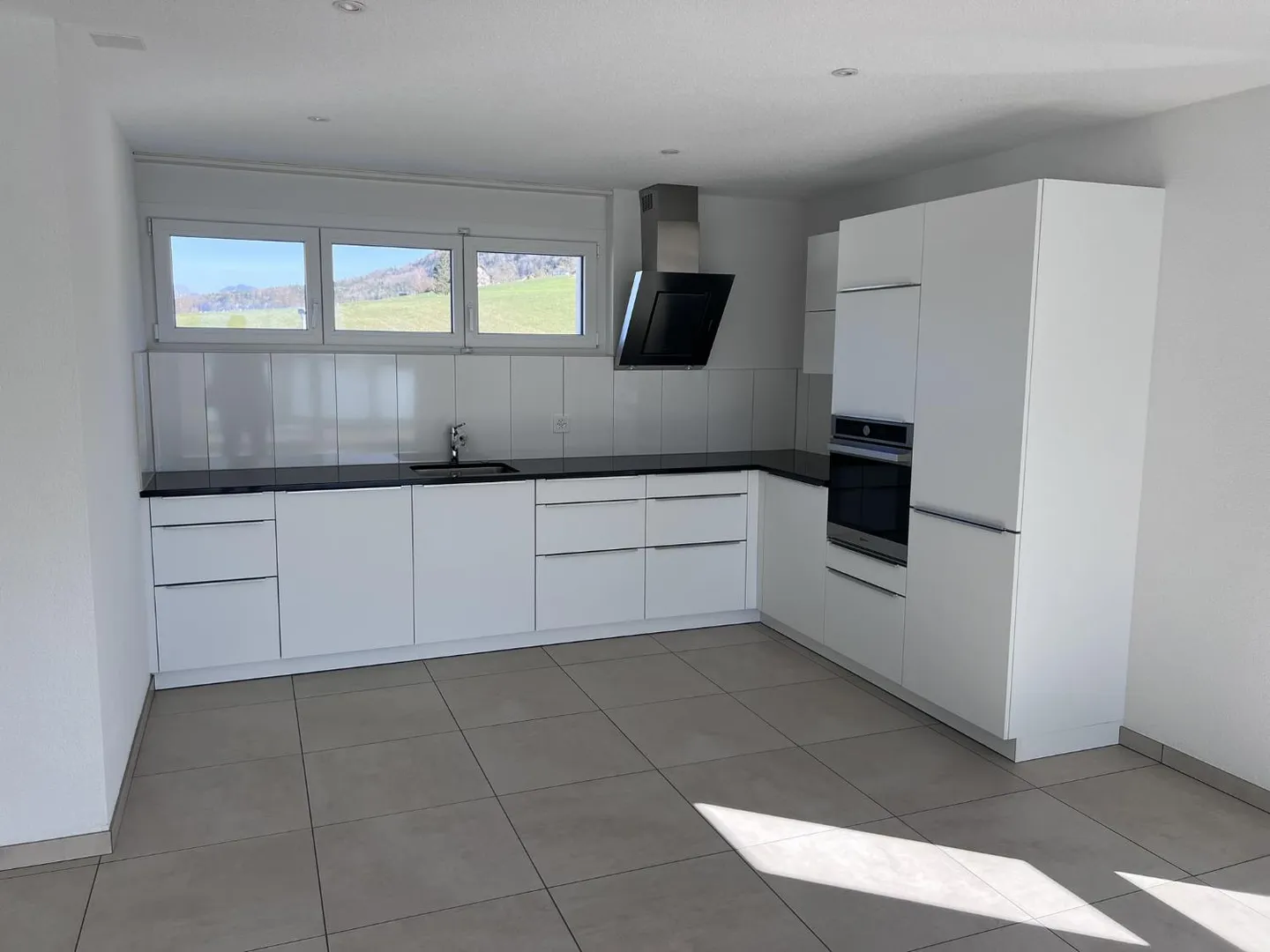 In a recent building - 3.5 room penthouse - Photo 1 of 11