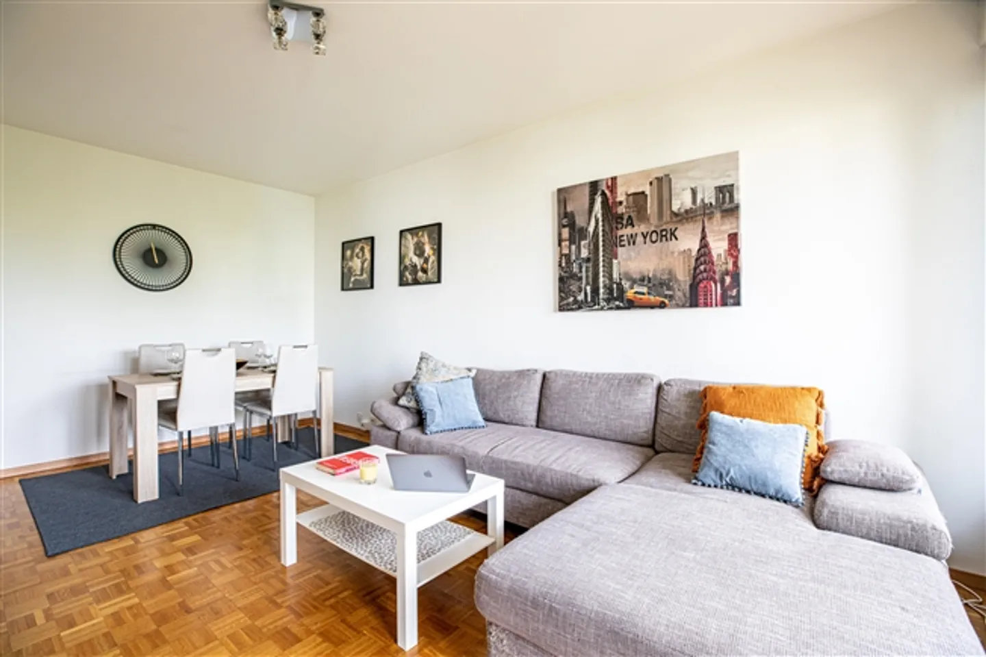Modernes 1-Zimmer-Apartment mit Balkon und Parkplatz in Thônex, Genf - Foto 3 von 9