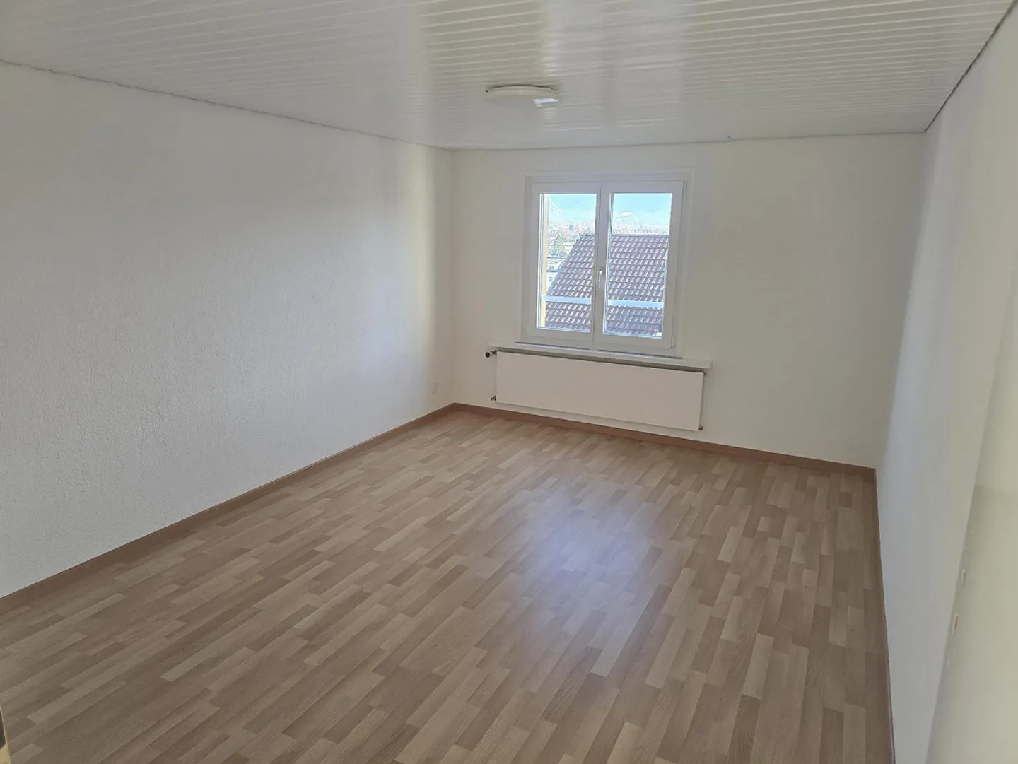 Modern 2.5 room apartment for rent - Photo 4 of 8