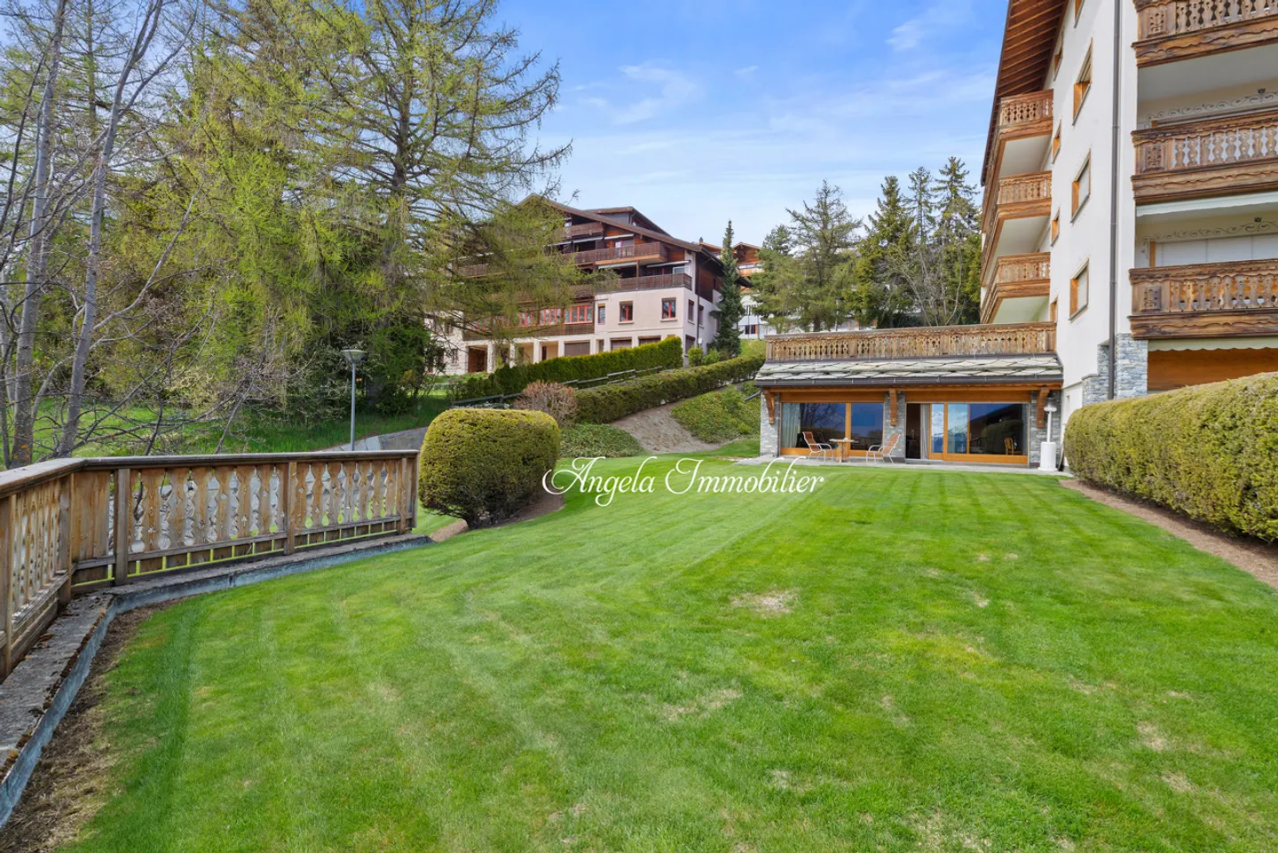 Appartement de Luxe avec Jardin - Photo 4 sur 17