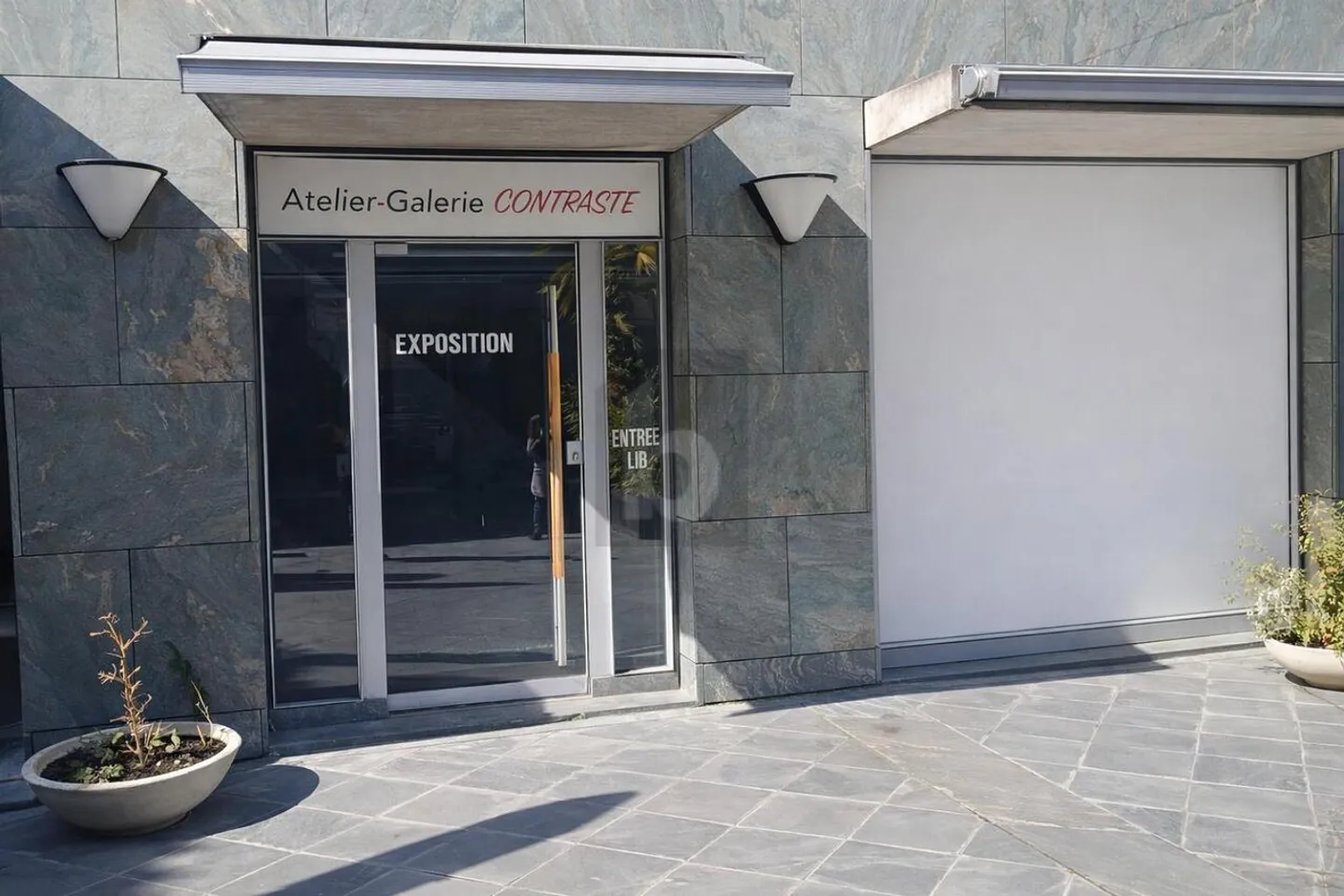 ATTRACTIVE, QUIET AND WELL LOCATED - Photo 1 of 6