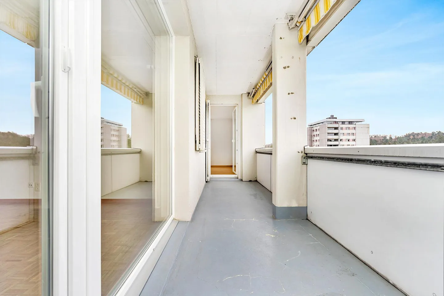 Charming Apartment with Stunning Views - Photo 6 of 6