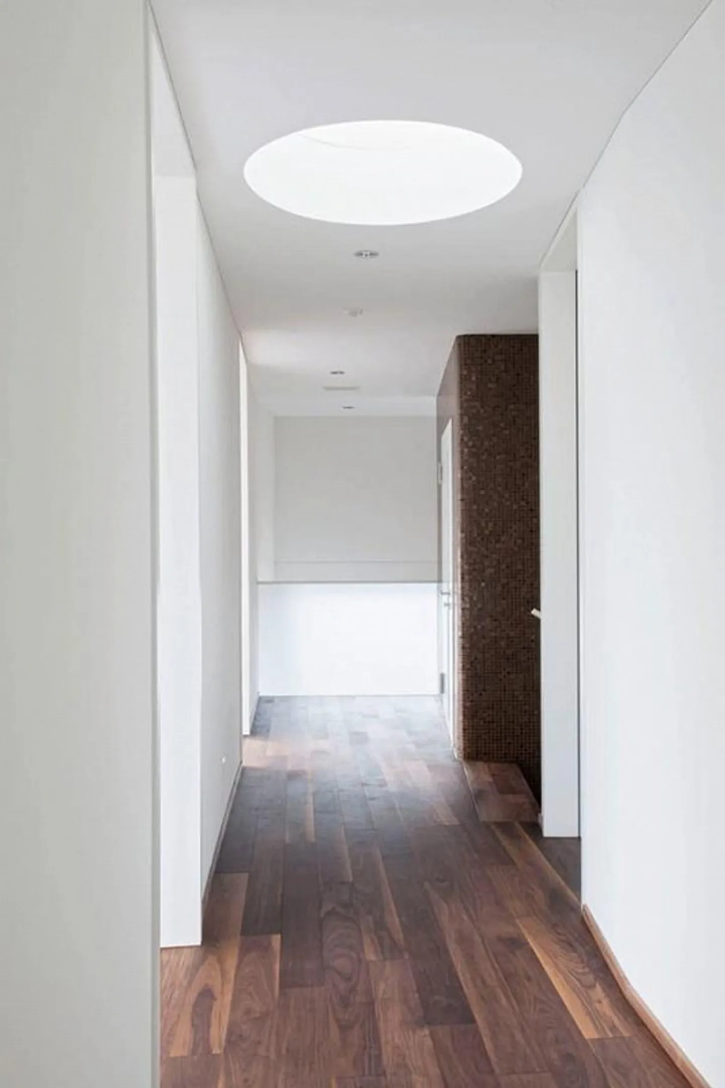 Exclusive penthouse apartment with great views, southwest location, 2 terraces - Photo 4 of 8