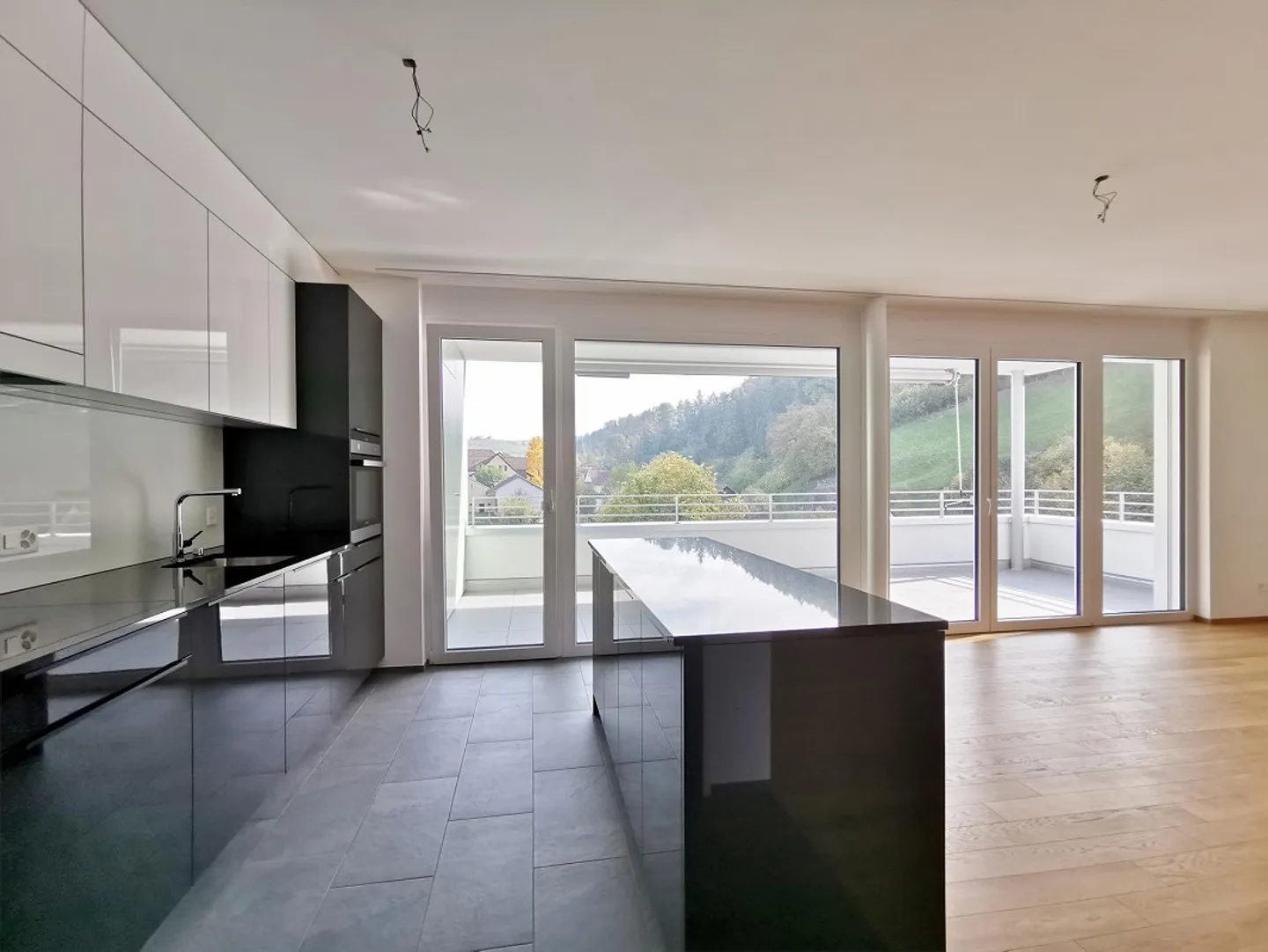 Appartamento moderno e spazioso di 3,5 locali al piano terra! - Foto 3 di 7