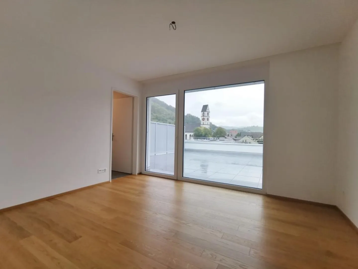 Appartamento moderno e spazioso di 3,5 locali al piano terra! - Foto 5 di 7