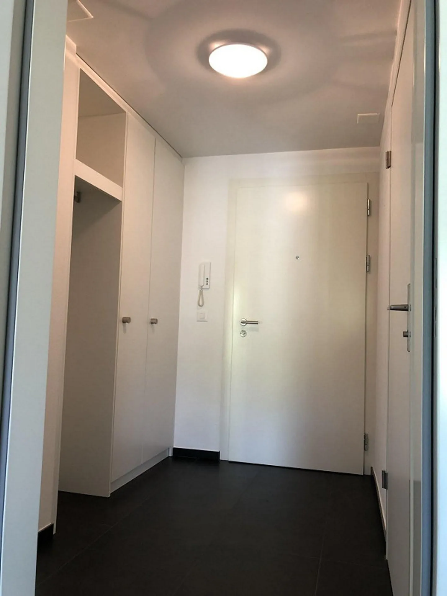 Appartement moderne dans un emplacement privilégié avec une belle vue - Photo 11 sur 13