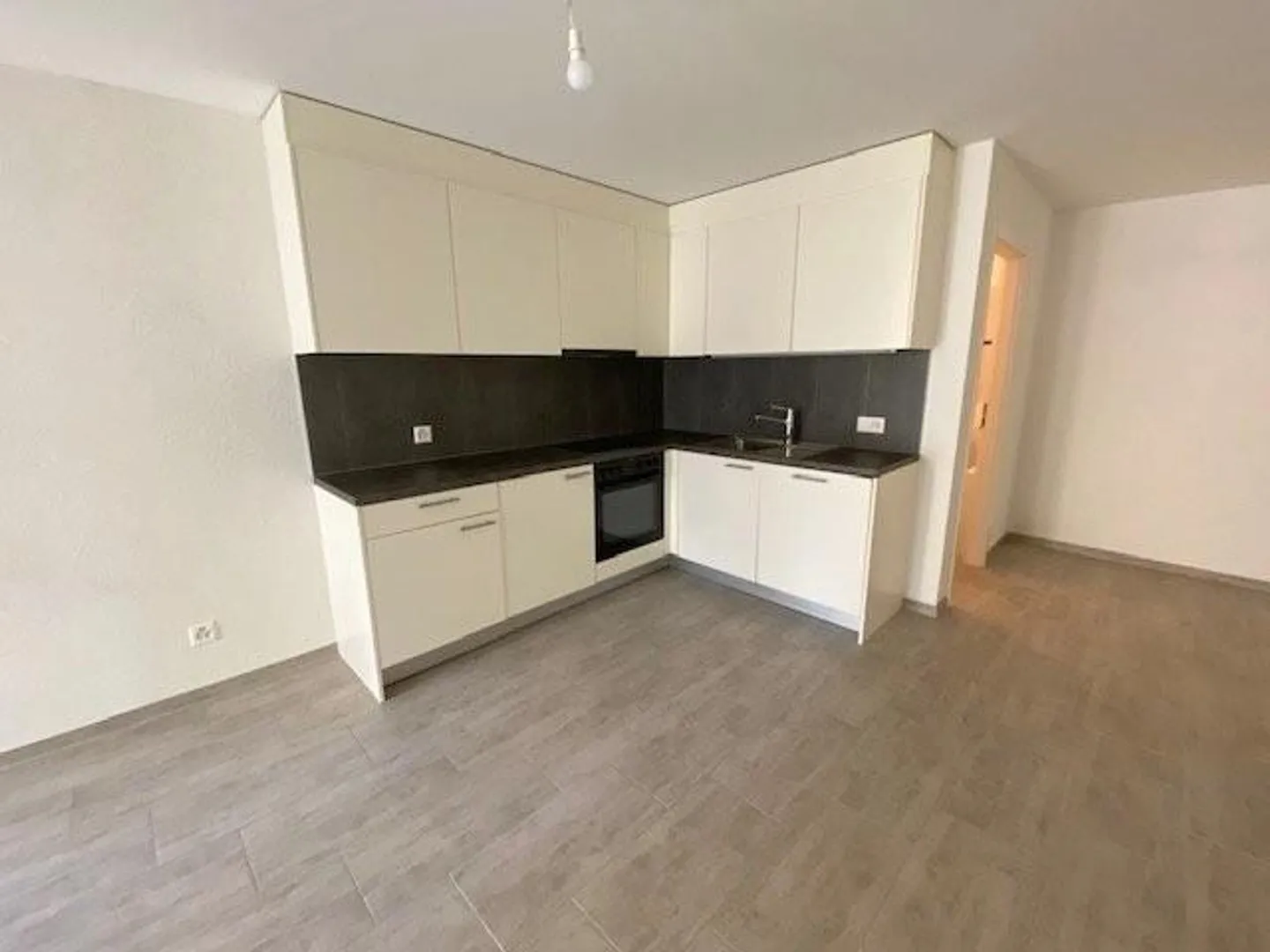 Studio in the city center of Cossonay - Photo 1 of 5