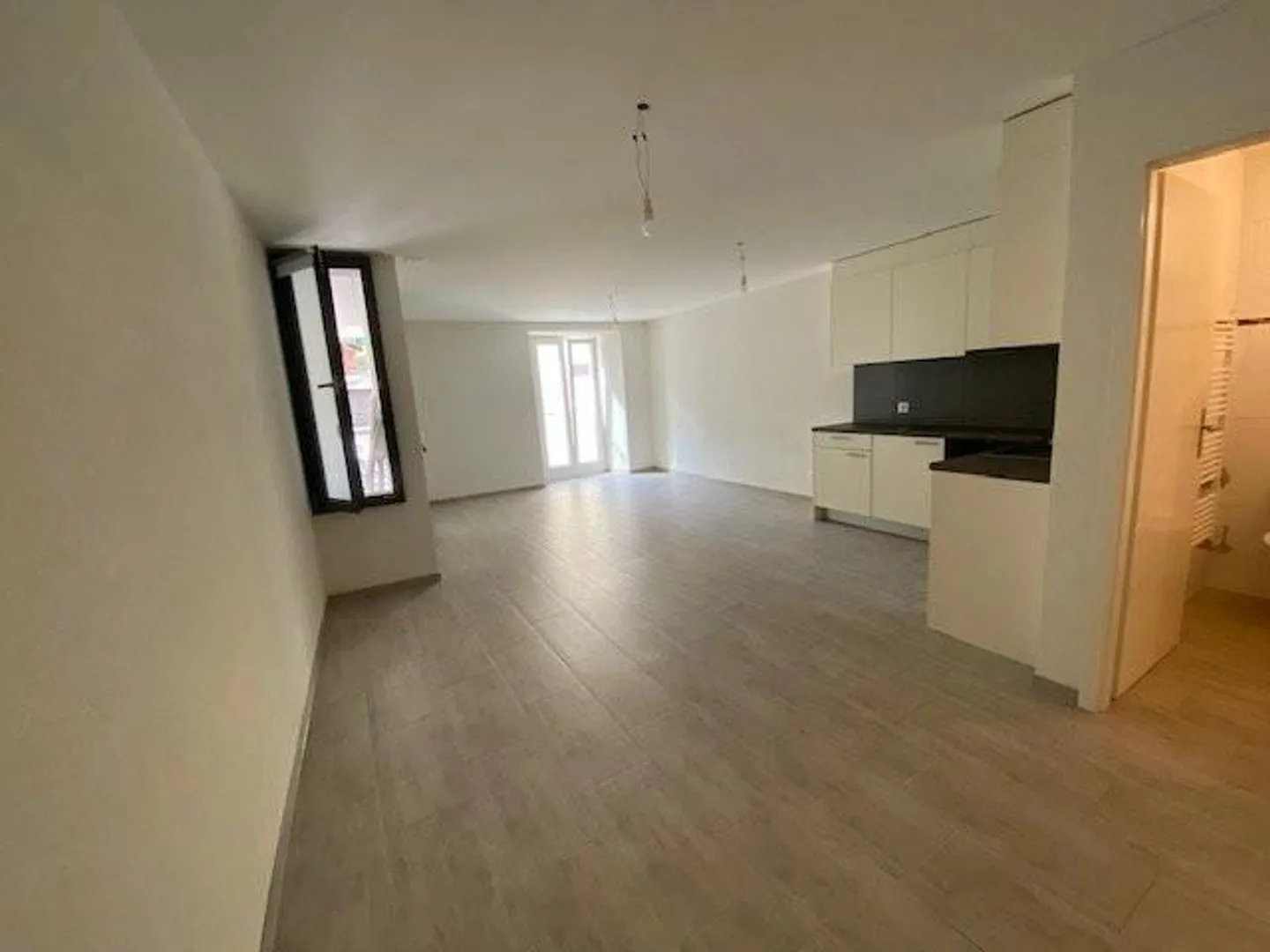 Studio in the city center of Cossonay - Photo 2 of 5