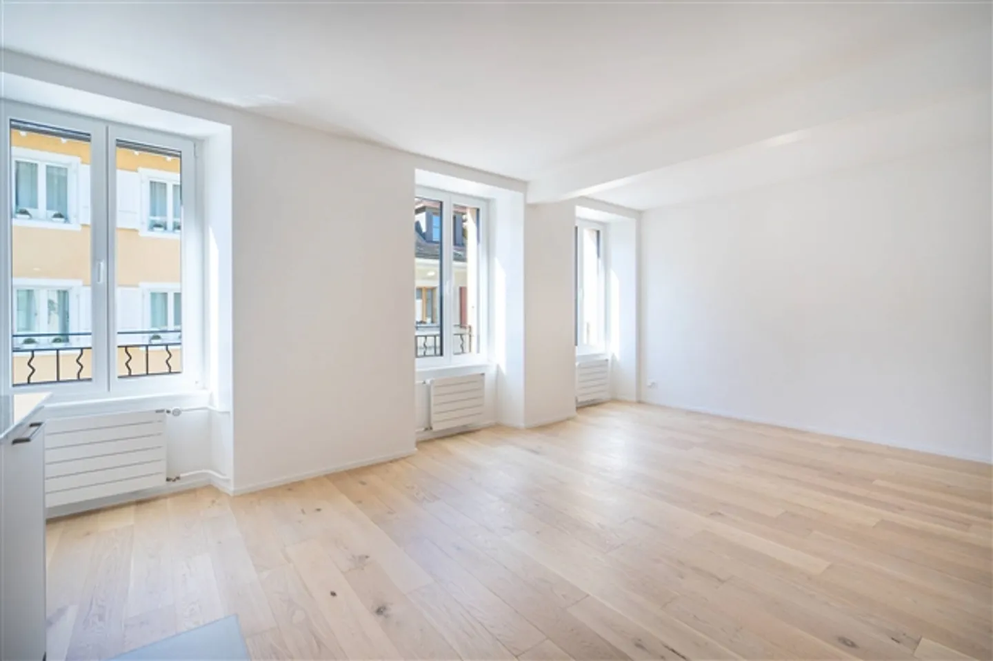 Nel cuore del villaggio e a pochi passi dalla riva del lago - Foto 4 di 9