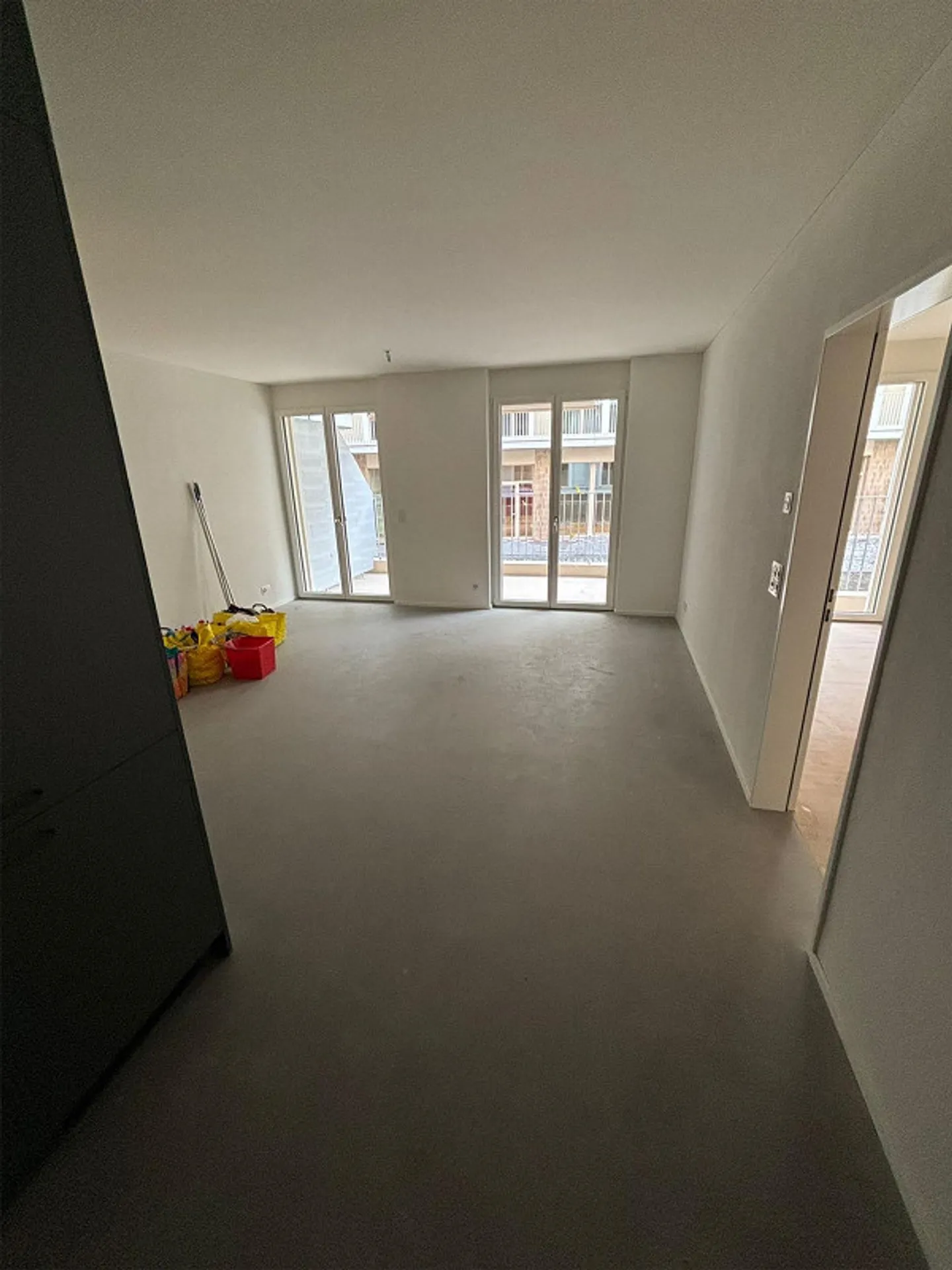 2.5 Room Apartment - Photo 1 of 9