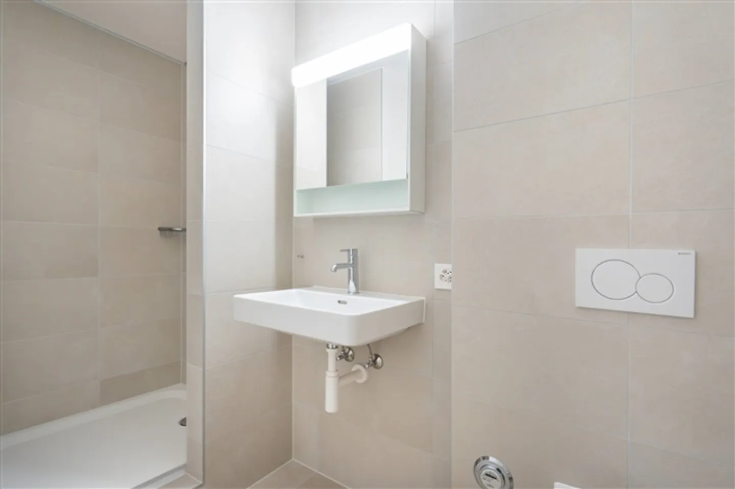 Nel cuore del villaggio e a pochi passi dalla riva del lago - Foto 5 di 9