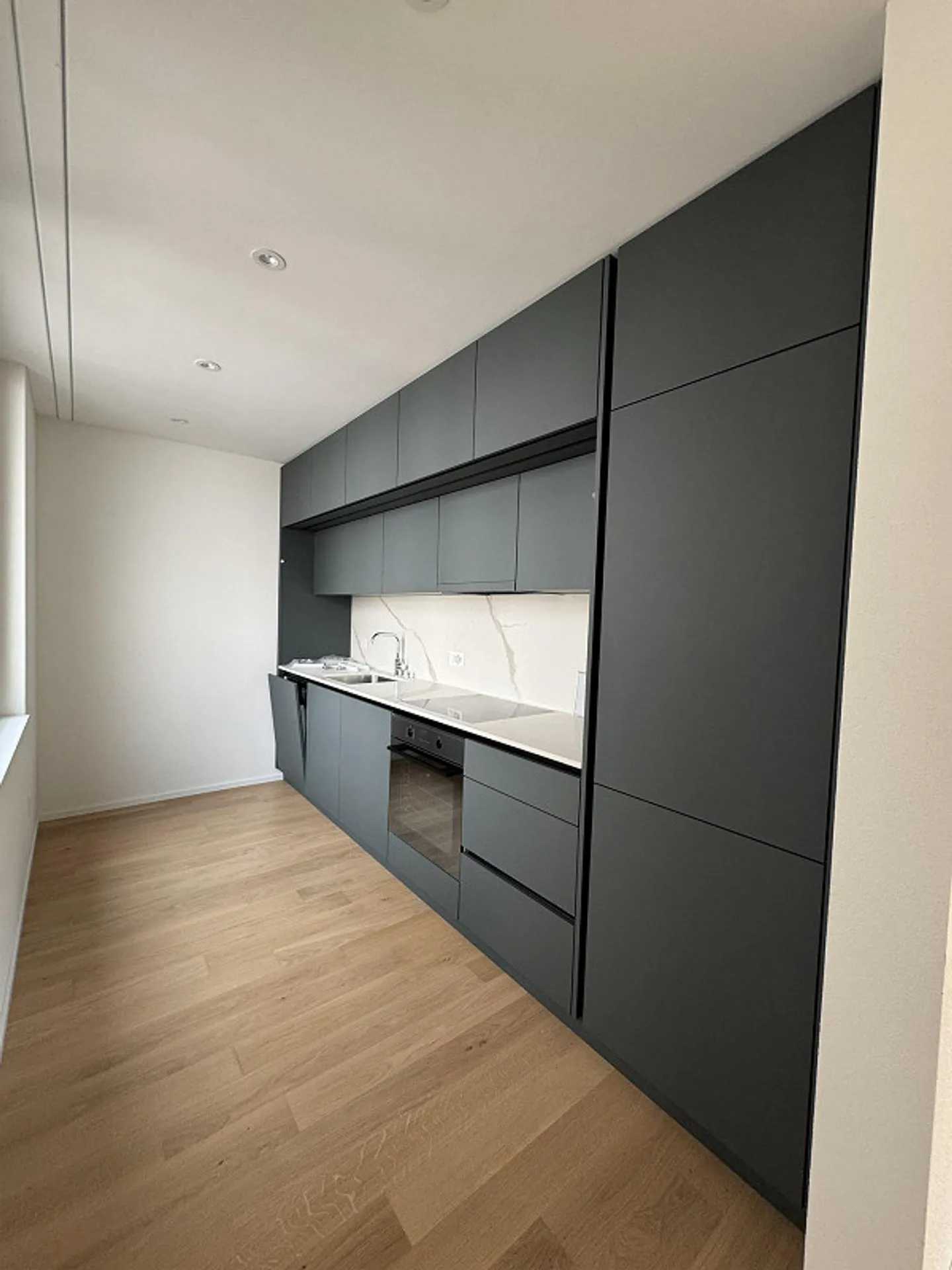 Stylish living in Horgen 1-room apartment in top location! - Photo 2 of 7