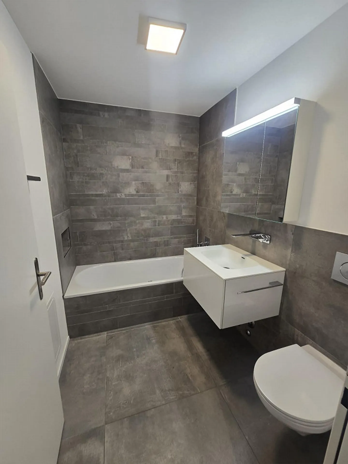 Appartement de 3,5 pièces en standard de propriété - Photo 2 sur 18