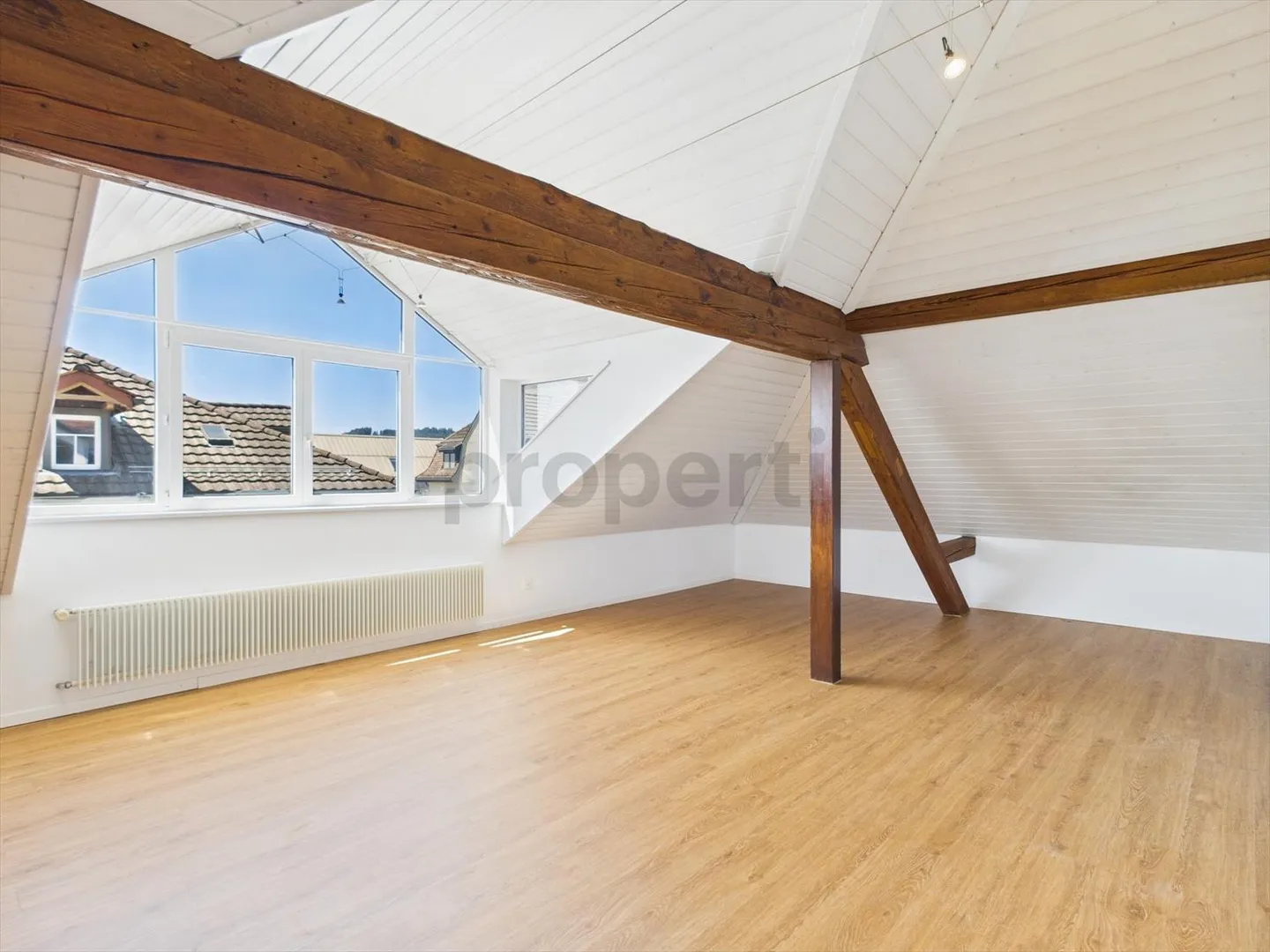 Sonnige 3.5-Zimmer Dachwohnung im Zentrum der Stadt Wil SG / 95 m2 - Foto 1 von 11