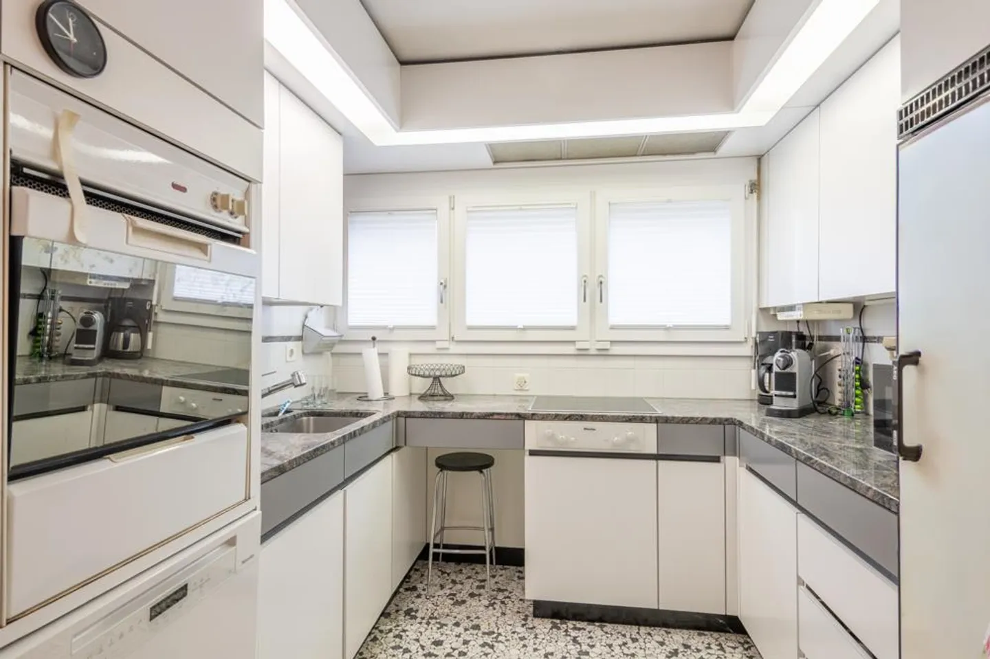 Charmante Famille Heureuse avec Idylle de Jardin - Photo 3 sur 8