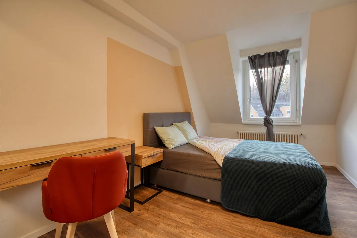 Furnished Room in Modern Apartment - Photo 9 of 12
