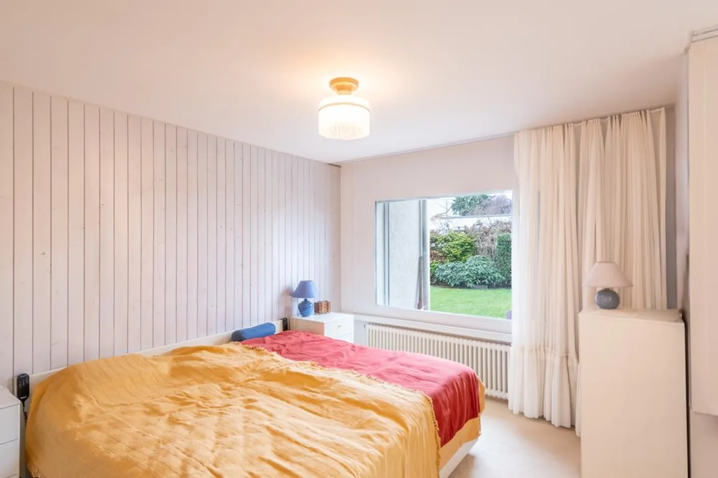 Charmante Famille Heureuse avec Idylle de Jardin - Photo 4 sur 8