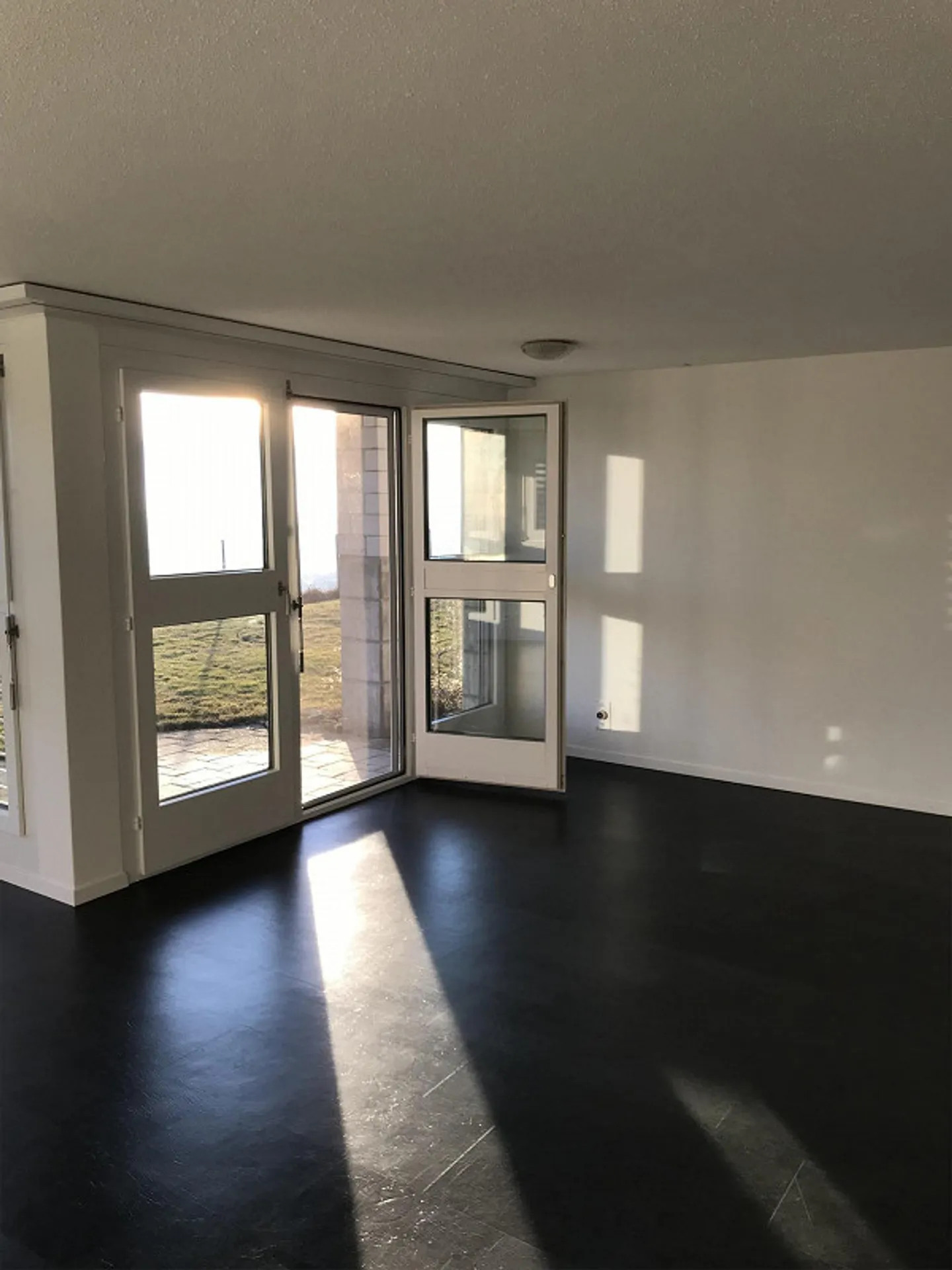 Ruhige 1-Zimmer-Einliegerwohnung mit Seesicht - Foto 1 von 9