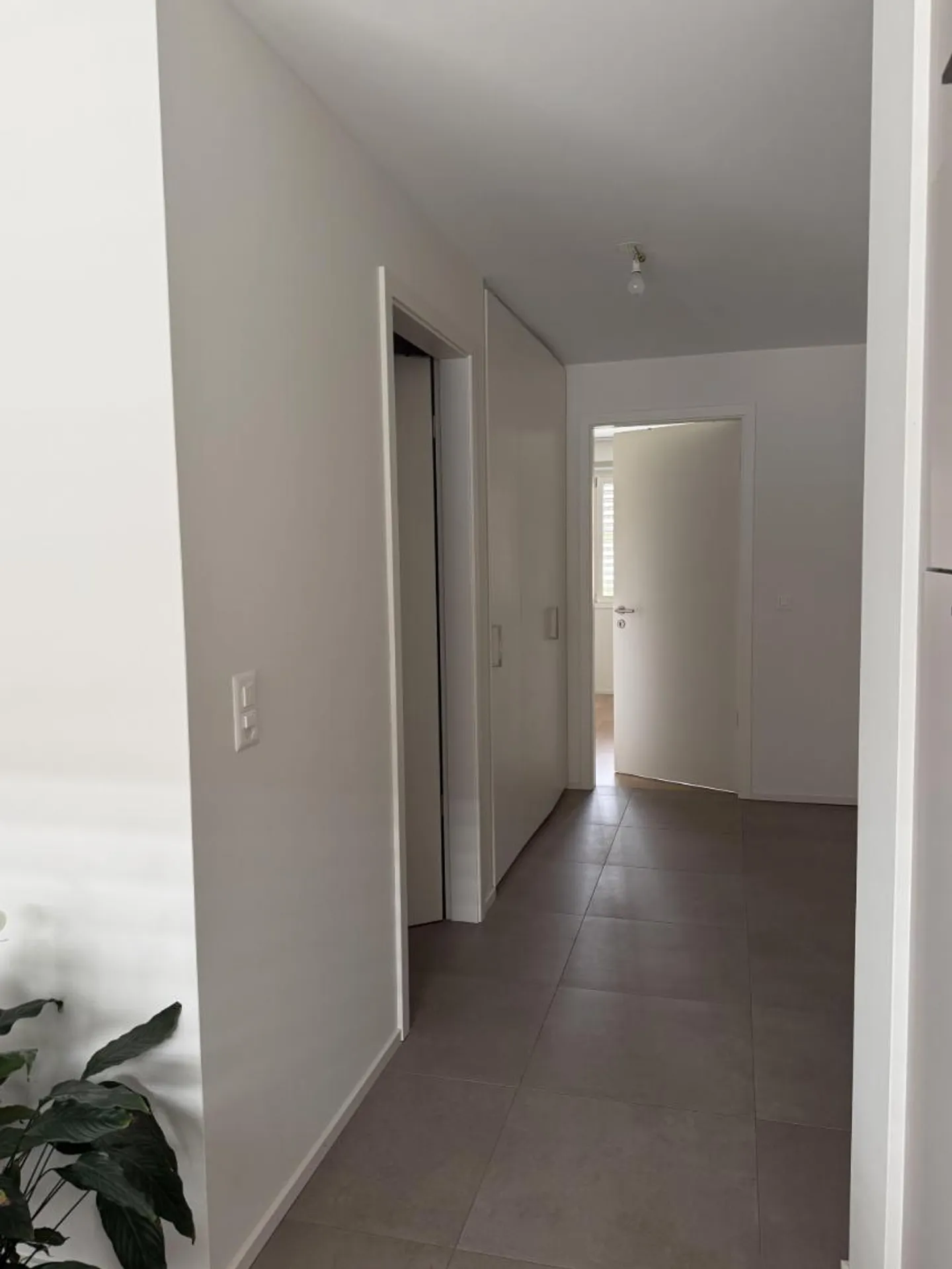 Appartement Charmant avec Balcon - Photo 3 sur 8