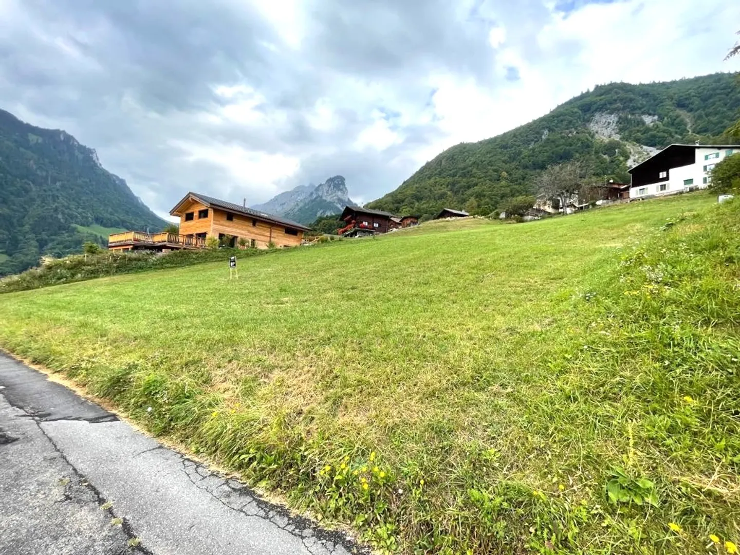 MIEX | LAND FOR SALE FREE OF MANDATE OF 1028 m2 - Photo 2 of 3