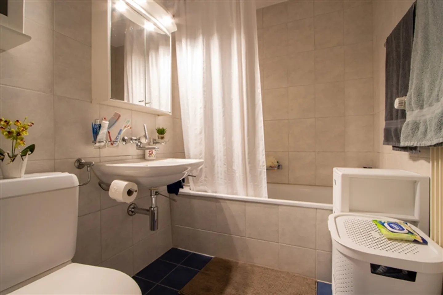 Central 3.5-room apartment with balcony in Lyss - Photo 3 of 9