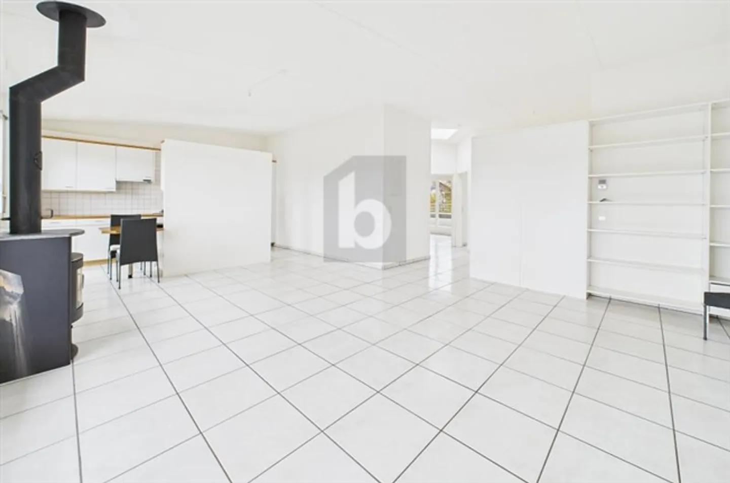 SPACIEUX AVEC TERRASSE ET VUE LOIN - Photo 2 sur 6