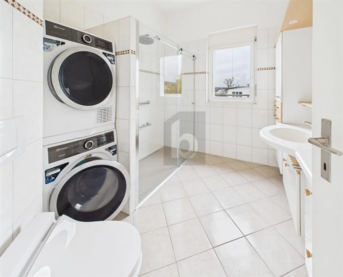 SPACIEUX AVEC TERRASSE ET VUE LOIN - Photo 4 sur 6