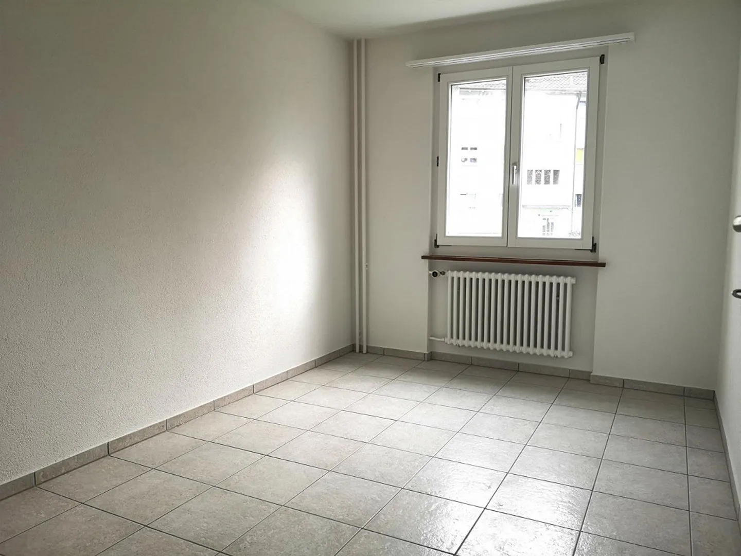 Appartement 4.5 pièces dans un emplacement calme - Photo 3 sur 7