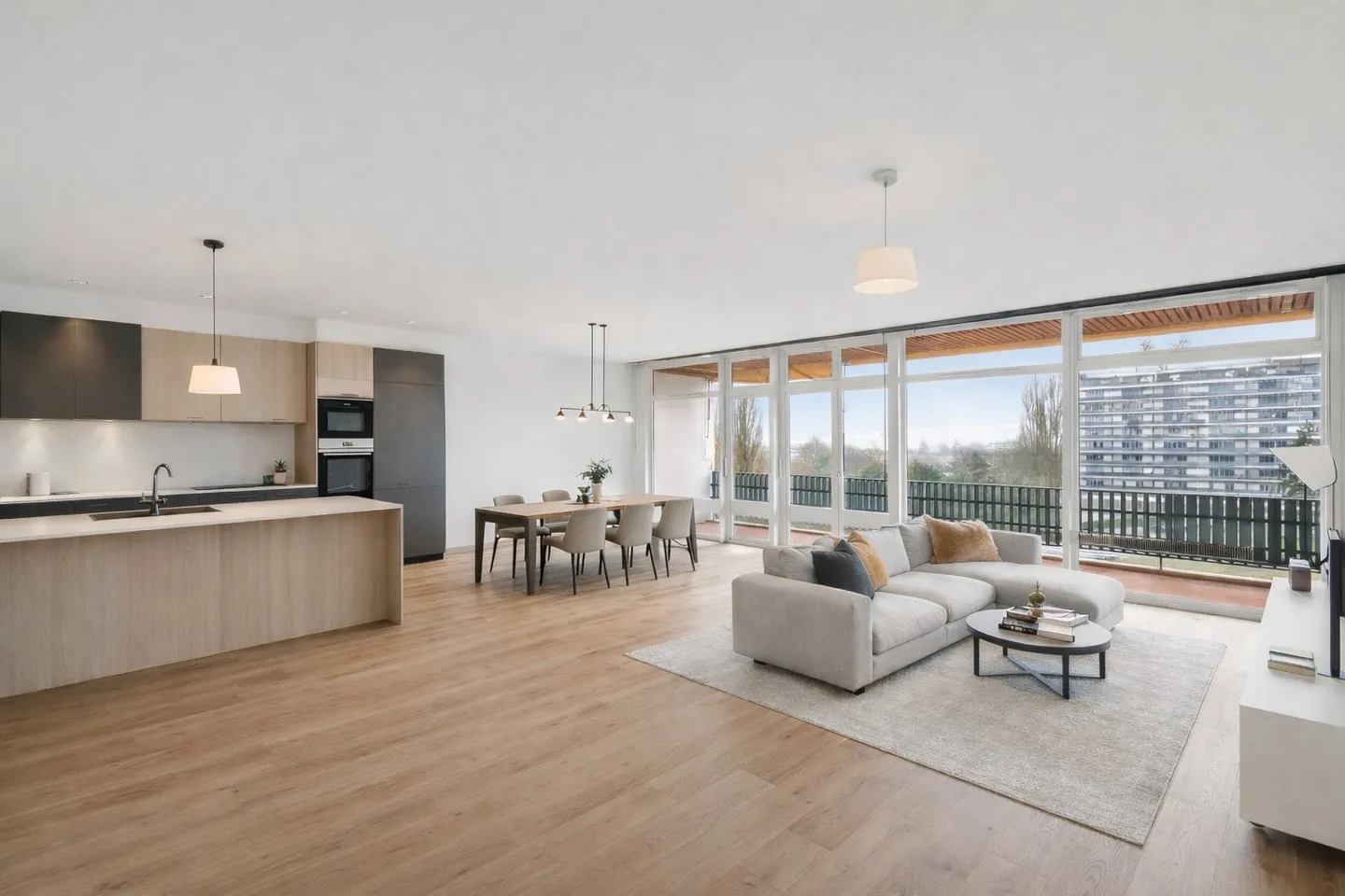 Esclusività - Appartamento 4 locali completamente ristrutturato - Foto 2 di 7