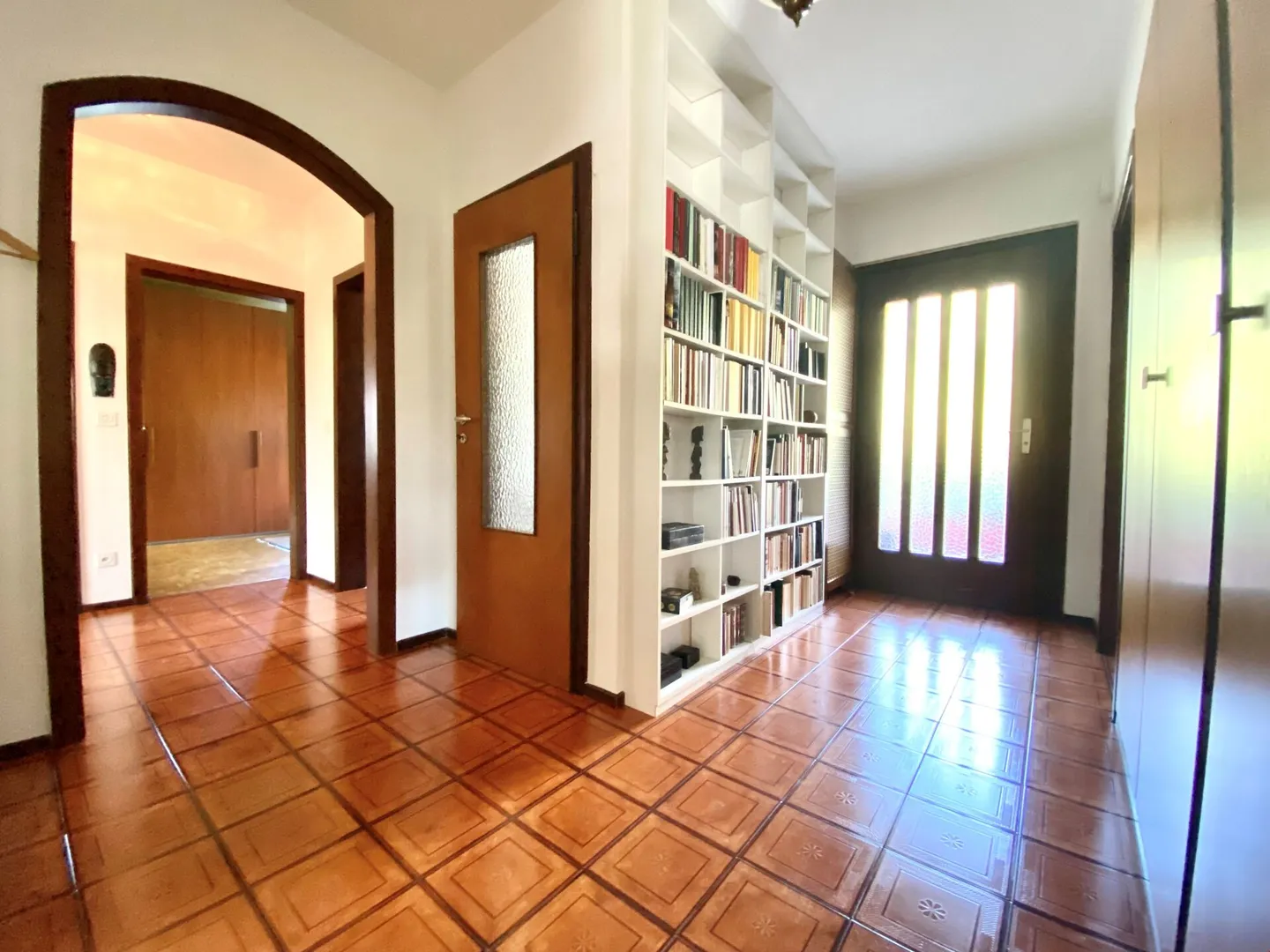 Casa unifamiliare con giardino e garage - Foto 10 di 13