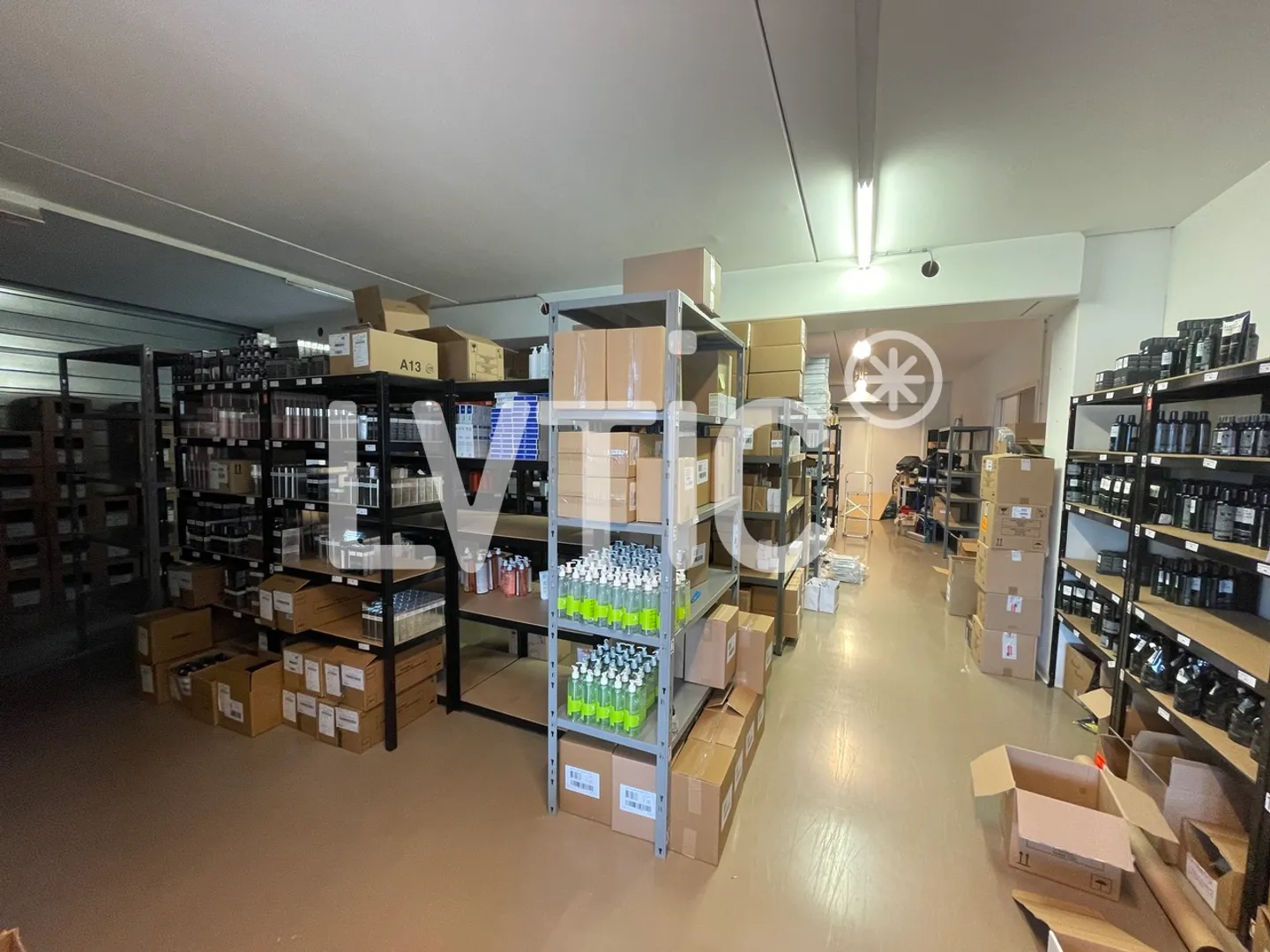 Locali, produzione, deposito, uffici di 330 m2 in affitto a Nyon - Foto 7 di 8