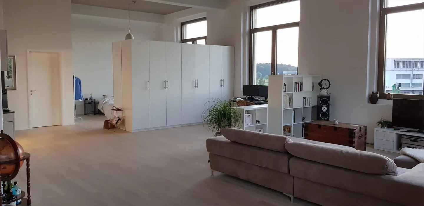 Helle, grosszügige Loft mit 52m² Terrasse (Grösse einer 4.5 Zimmer W.) - Photo 7 of 9