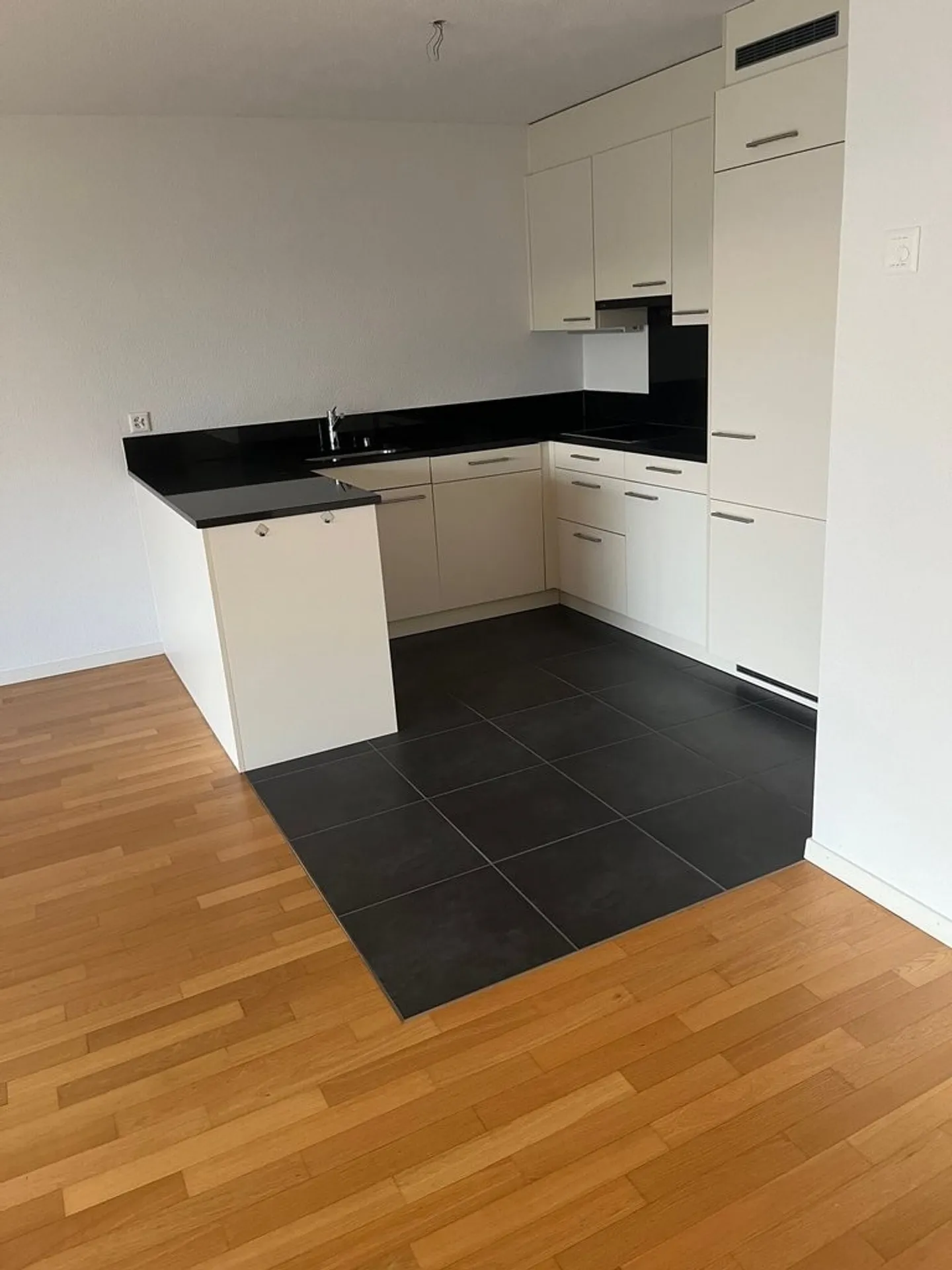 Modern 4.5-Room Apartment in Weinfelden - Photo 8 of 12