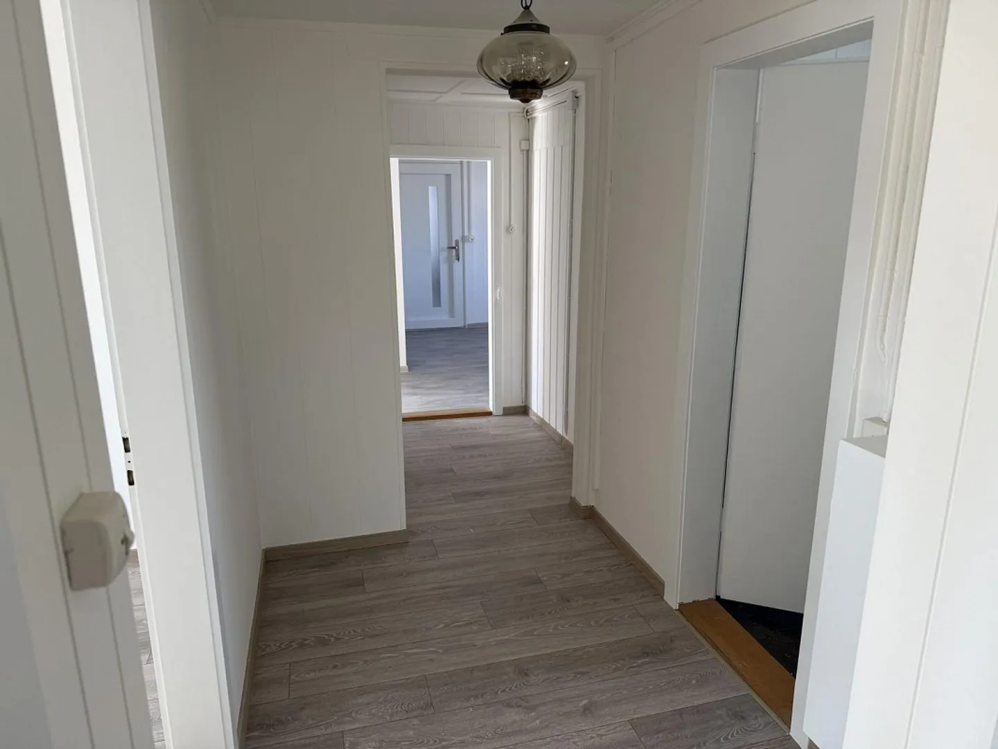 Charming 4.5-Room Apartment - Photo 2 of 9