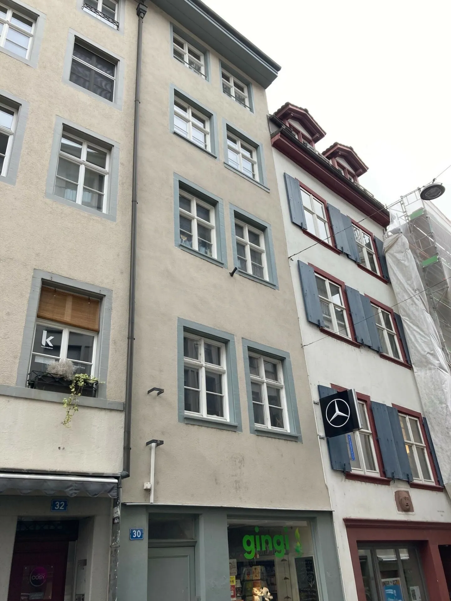 Characterful Maisonette Penthouse in the Heart of Basel's Old Town - Limited until the End of February 2027 - Photo 6 of 7