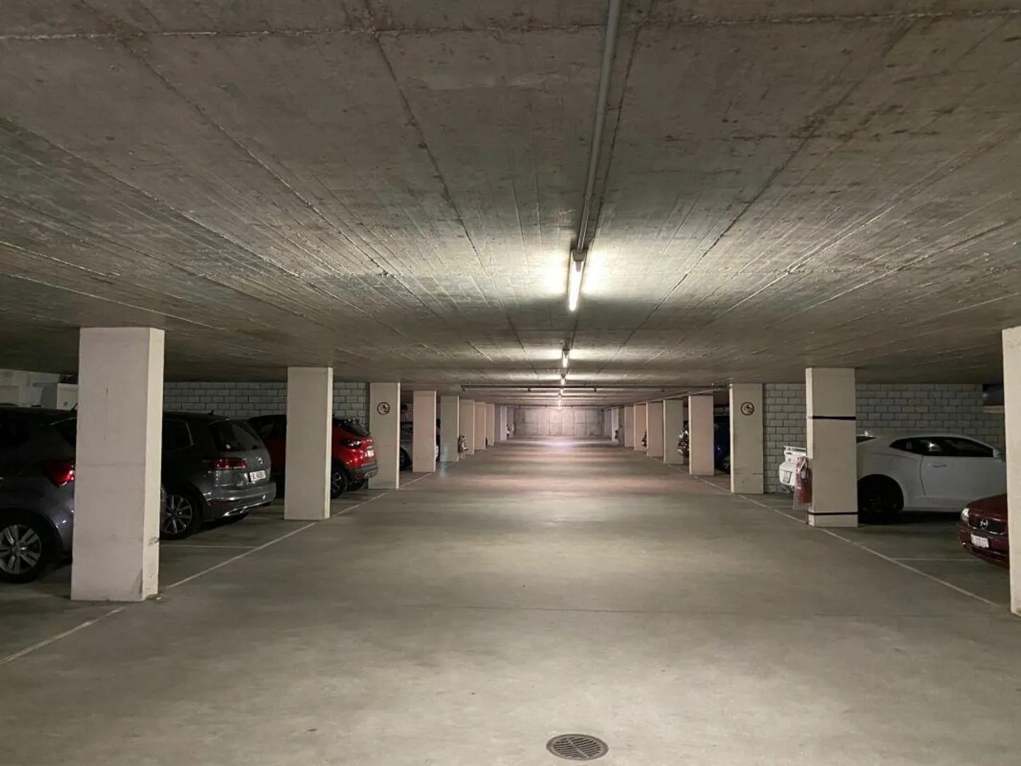 Appartement ensoleillé de 2,5 pièces avec belle vue et place de parking à Aesch - Photo 12 sur 13
