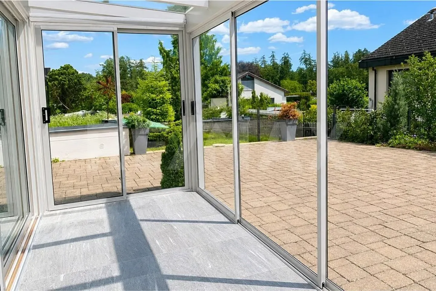 Geräumiges Einfamilienhaus mit Garten - Foto 5 von 13