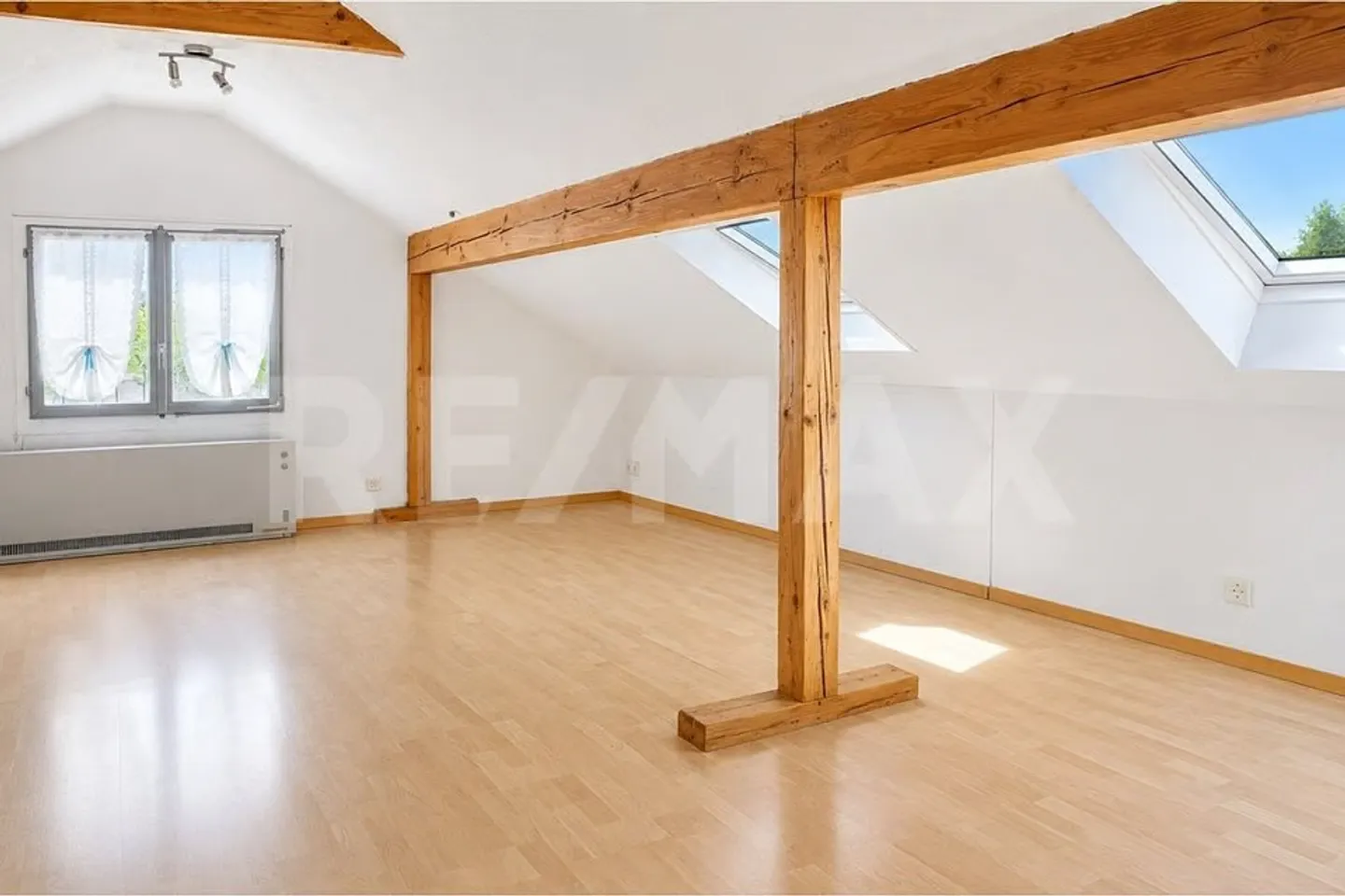 Geräumiges Einfamilienhaus mit Garten - Foto 7 von 13