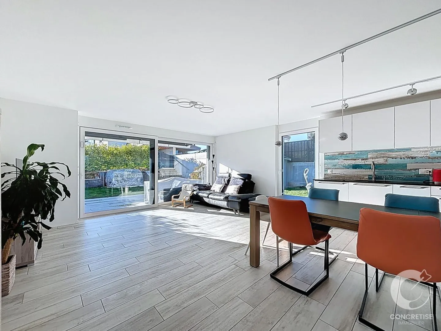 «Villa mit 5,5 Zimmern, ideal für eine Familie – wie neu» - Foto 2 von 13