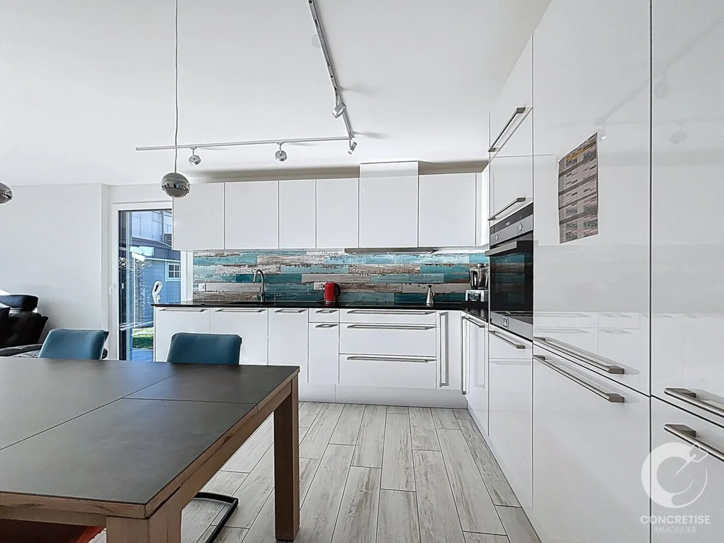 «Villa mit 5,5 Zimmern, ideal für eine Familie – wie neu» - Foto 3 von 13