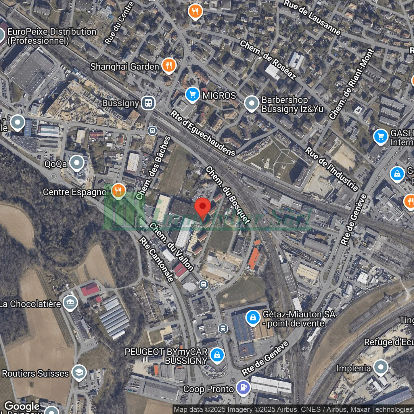 Wohnhaus auf Industriegrundstück. Baupotenzial. - Foto 2 von 6