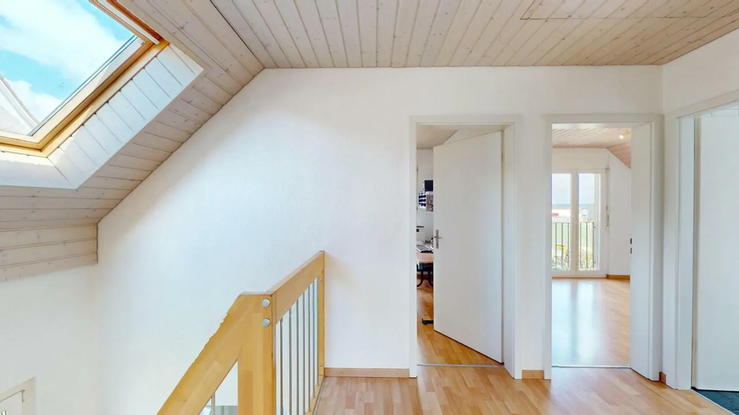 Incantevole casa unifamiliare indipendente di 6,5 stanze con molto spazio e fascino - Foto 11 di 13