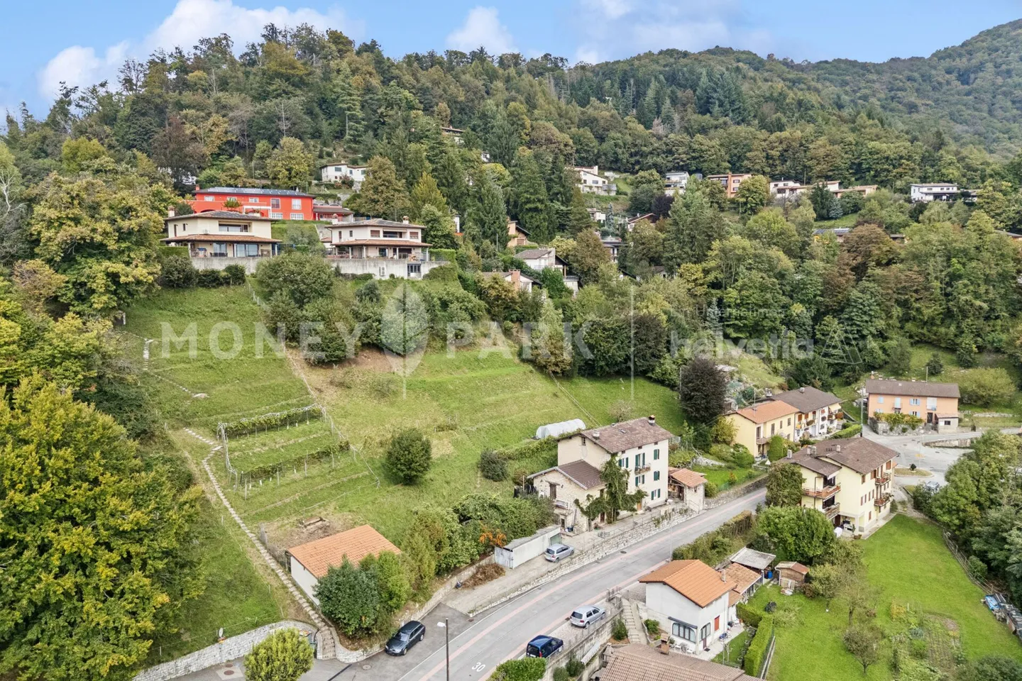 Maison individuelle spacieuse de 12 pièces dans un emplacement calme et proche de la nature - Photo 12 sur 12