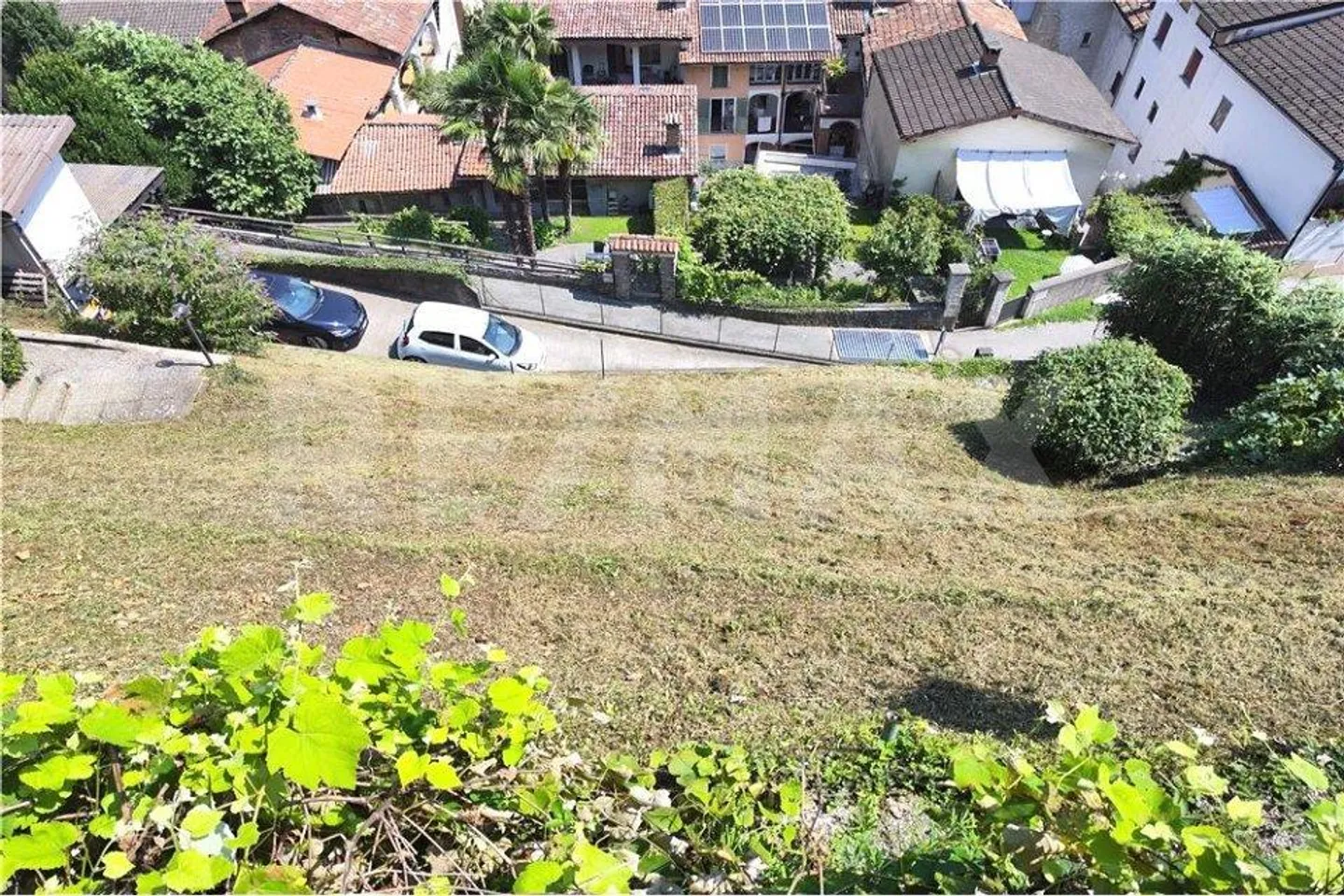 Terrain constructible avec belle vue sur le lac et les montagnes - Photo 4 sur 8