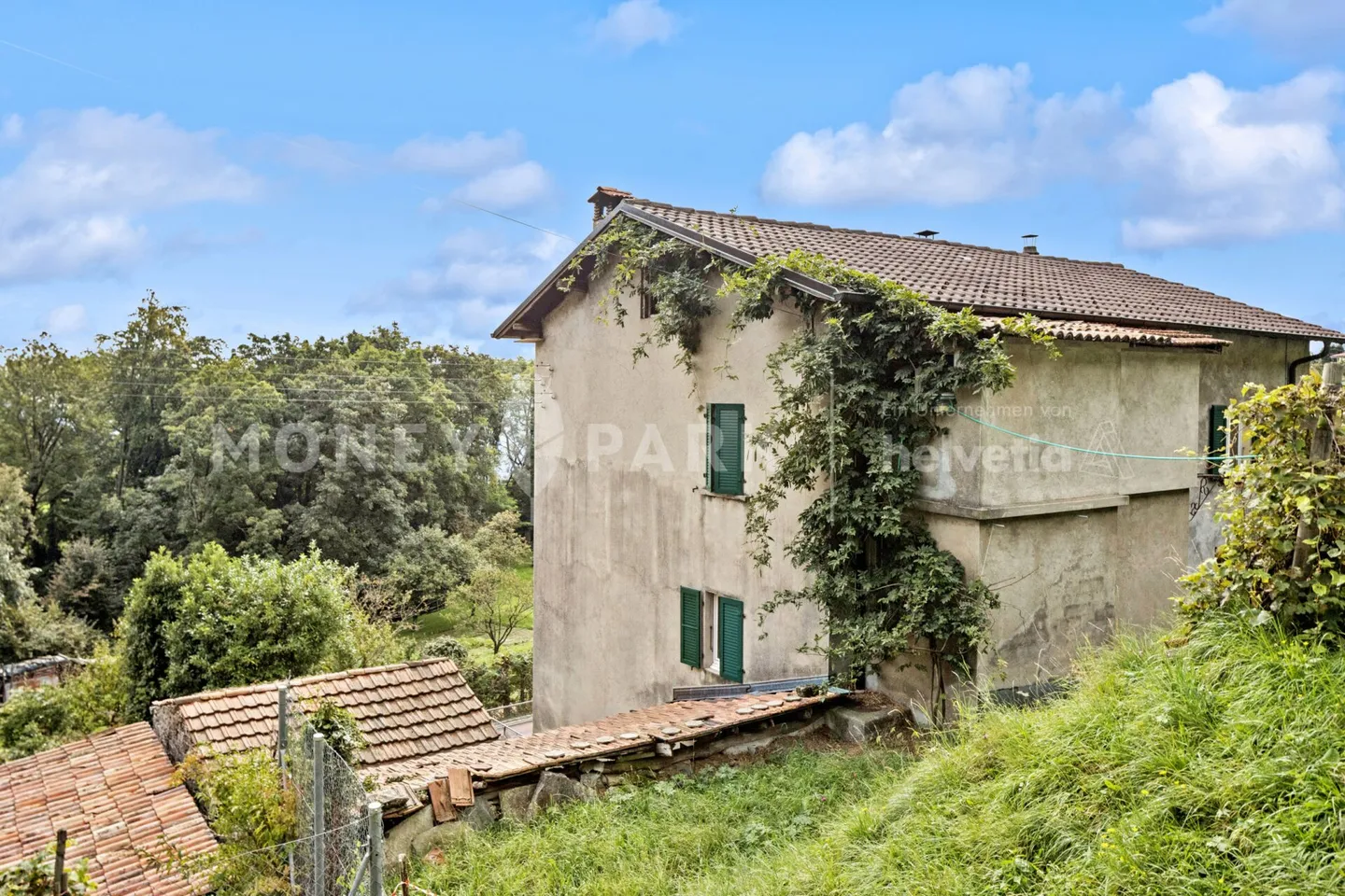 Maison individuelle spacieuse de 12 pièces dans un emplacement calme et proche de la nature - Photo 4 sur 12
