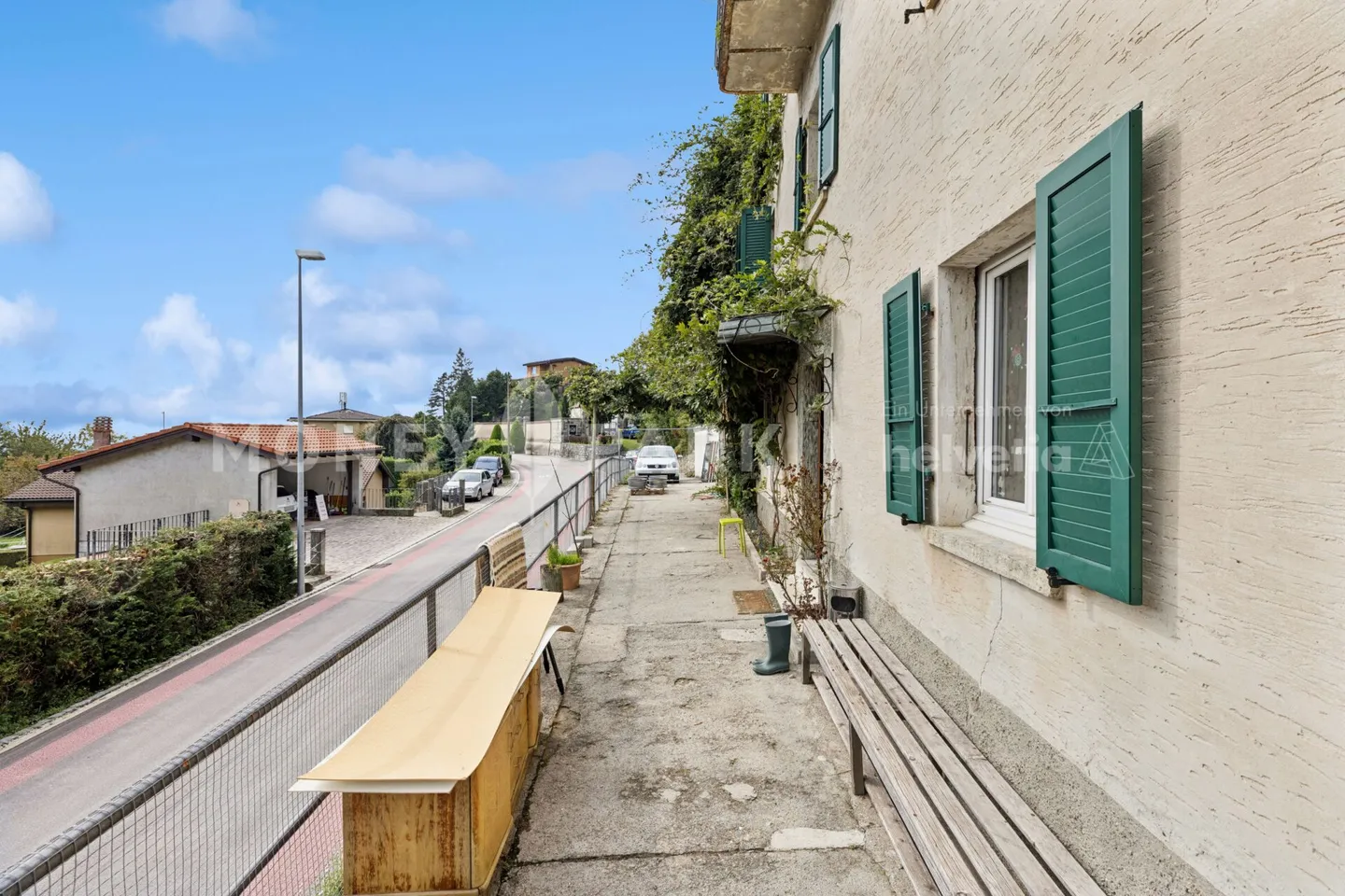 Maison individuelle spacieuse de 12 pièces dans un emplacement calme et proche de la nature - Photo 5 sur 12