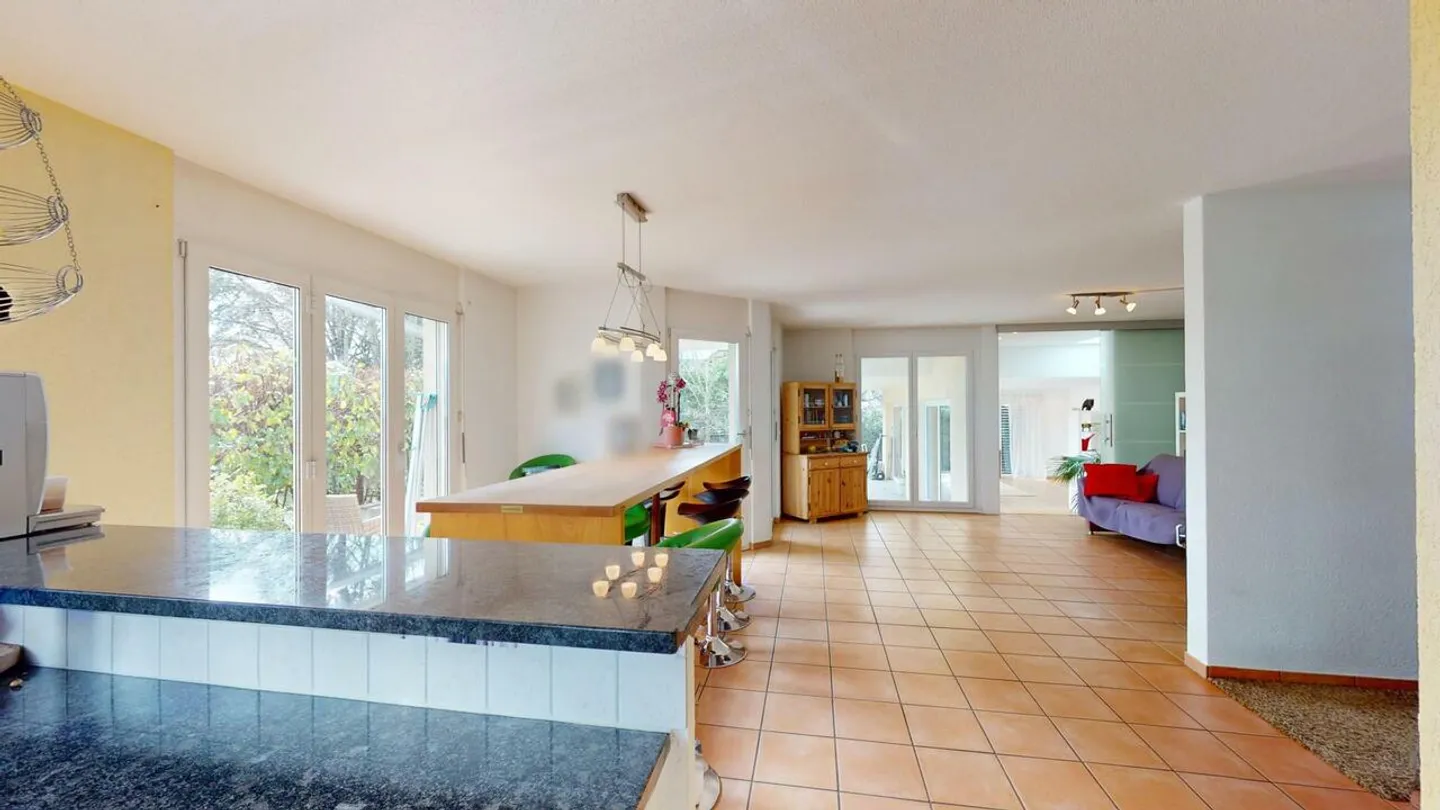 Incantevole casa unifamiliare indipendente di 6,5 stanze con molto spazio e fascino - Foto 7 di 13